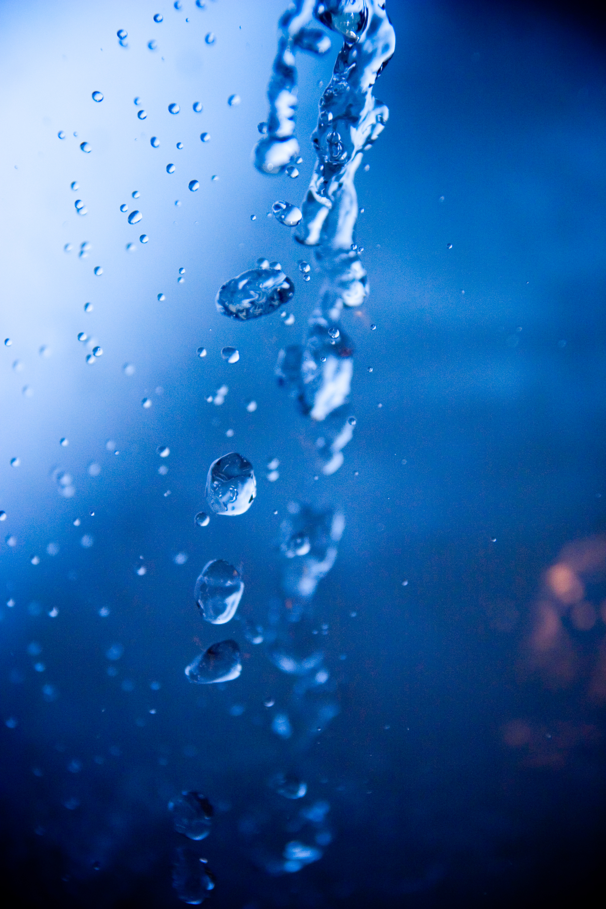 Water flow rate of emergency safety showers affects decontamination ...