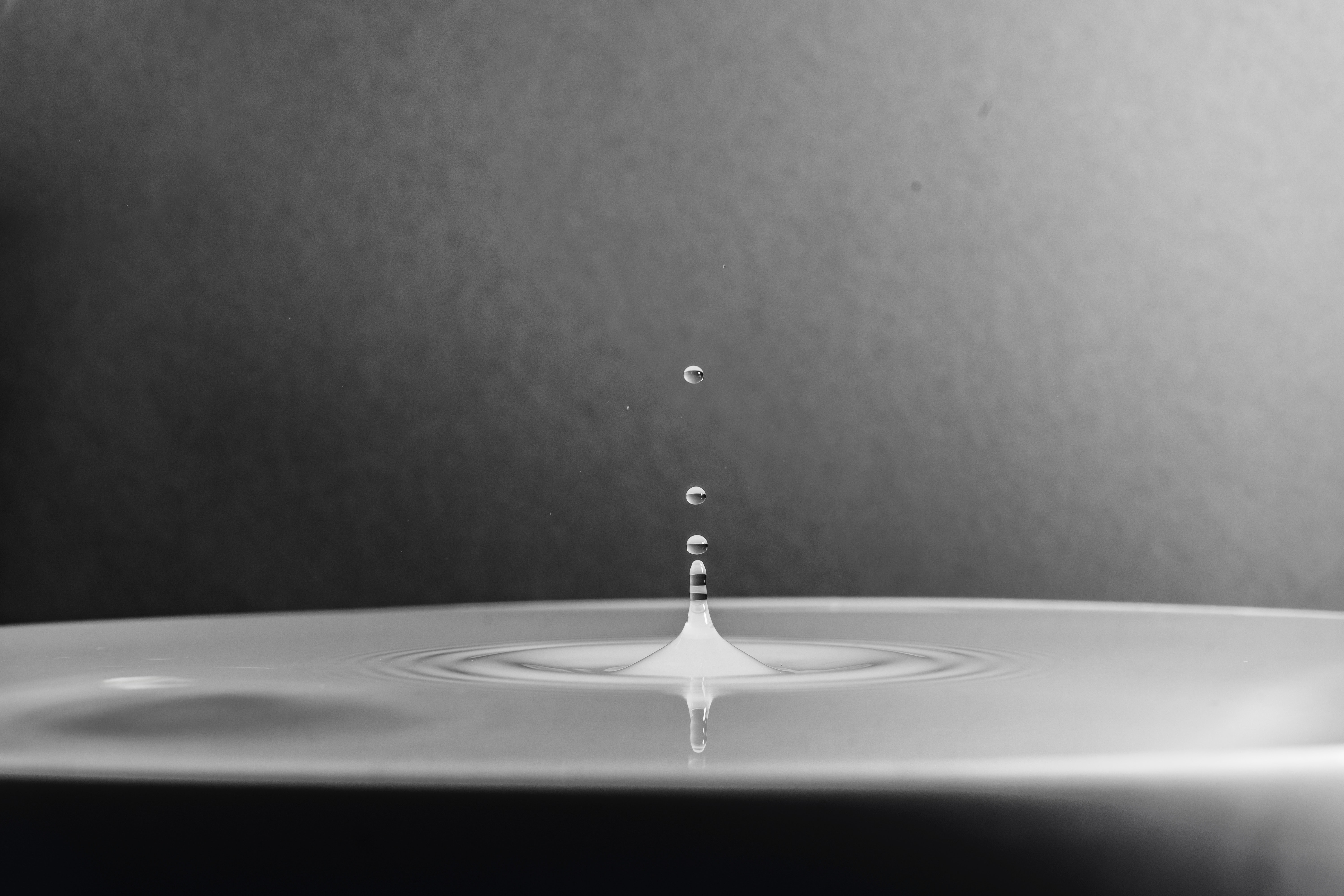 Water in Grayscale and Micro Photography, Background, Black-and-white, Bubbles, Clear water, HQ Photo