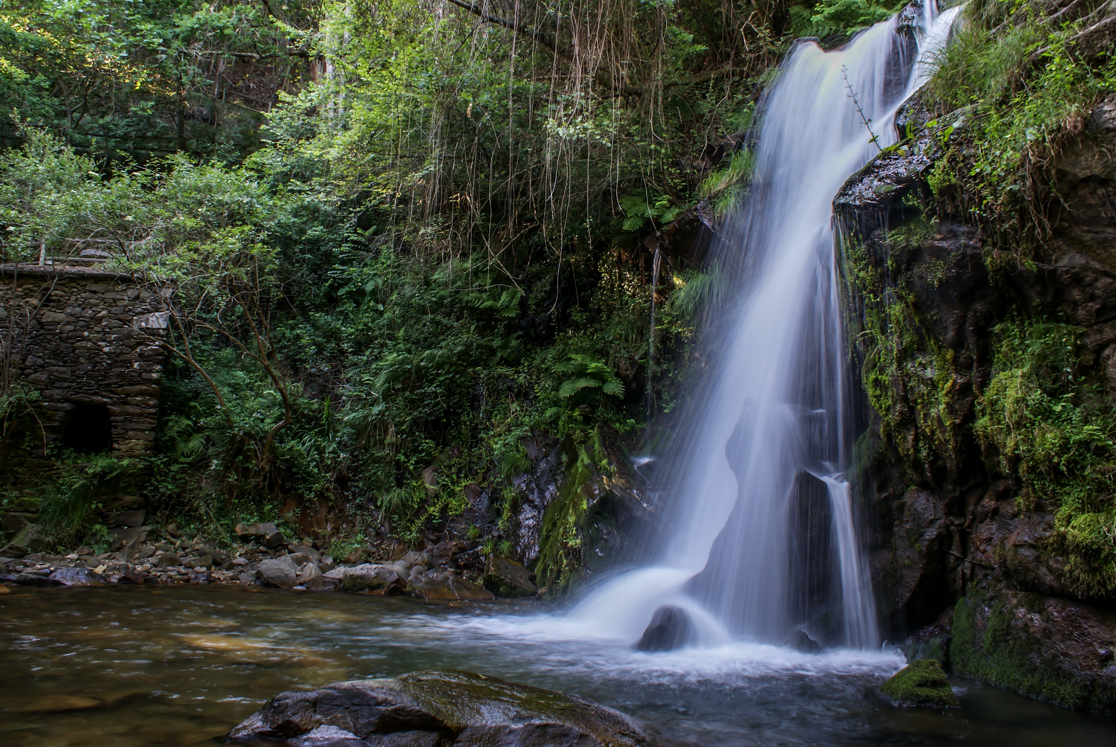 Cabreira Waterfall II | 1001 Scribbles
