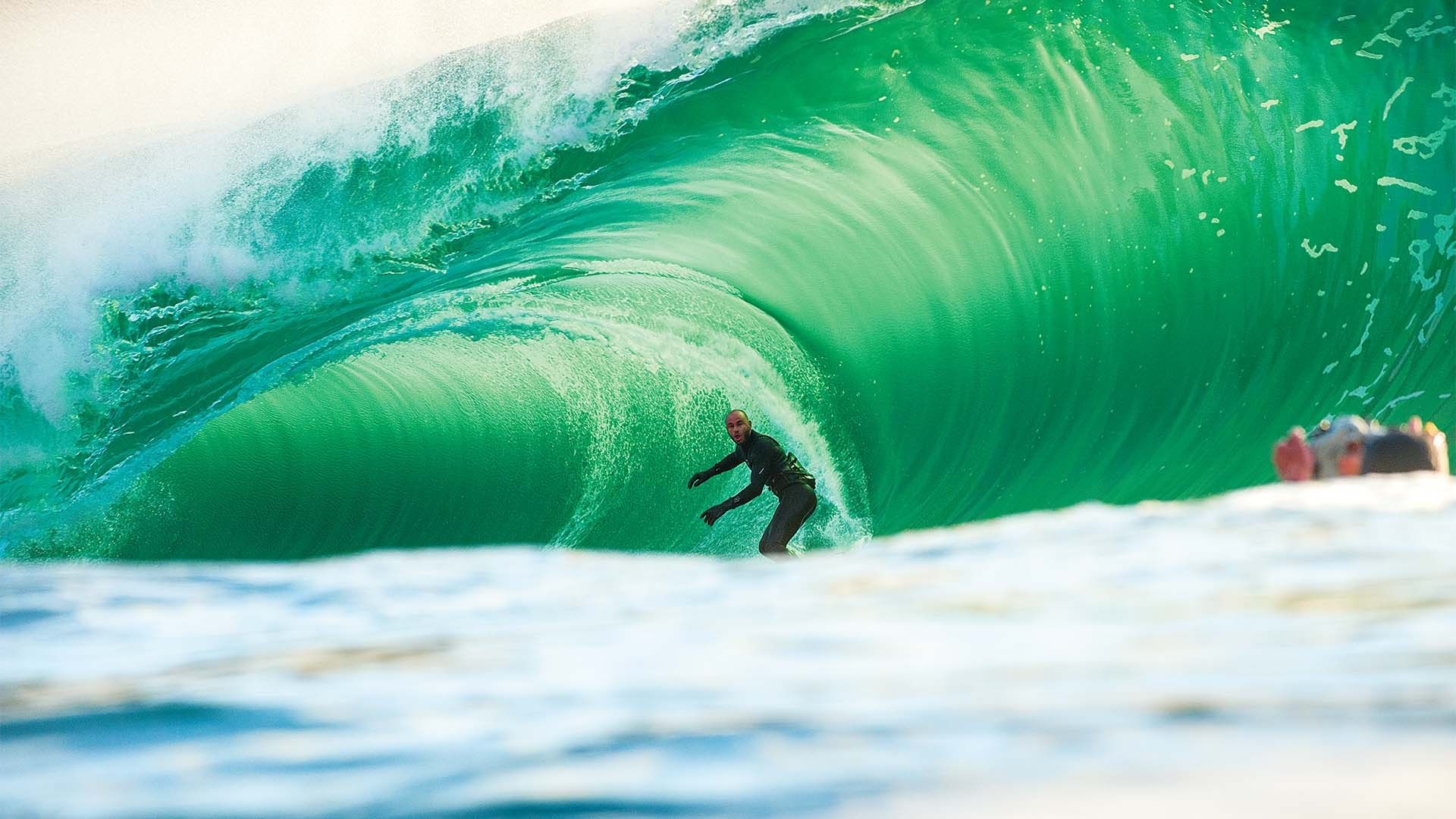 World's best waves – amazing surf spots in photos | Escapism Magazine