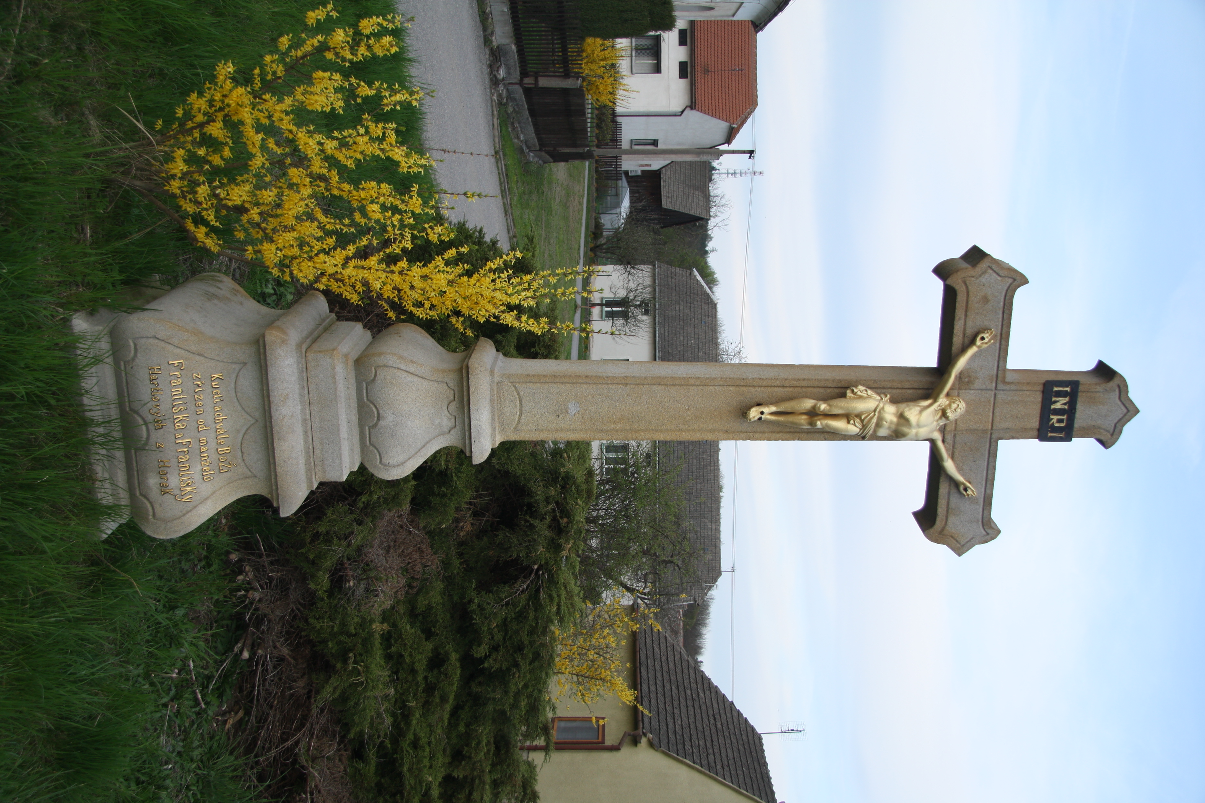File:Wayside cross near Chapel of Saint Anthony of Padua in Horky ...