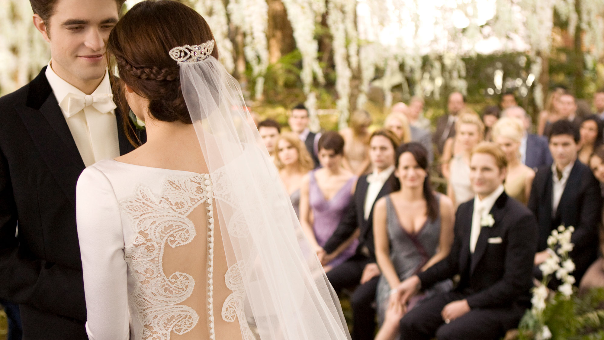 Bella Swan's Twilight Wedding Dress Is Up For Auction