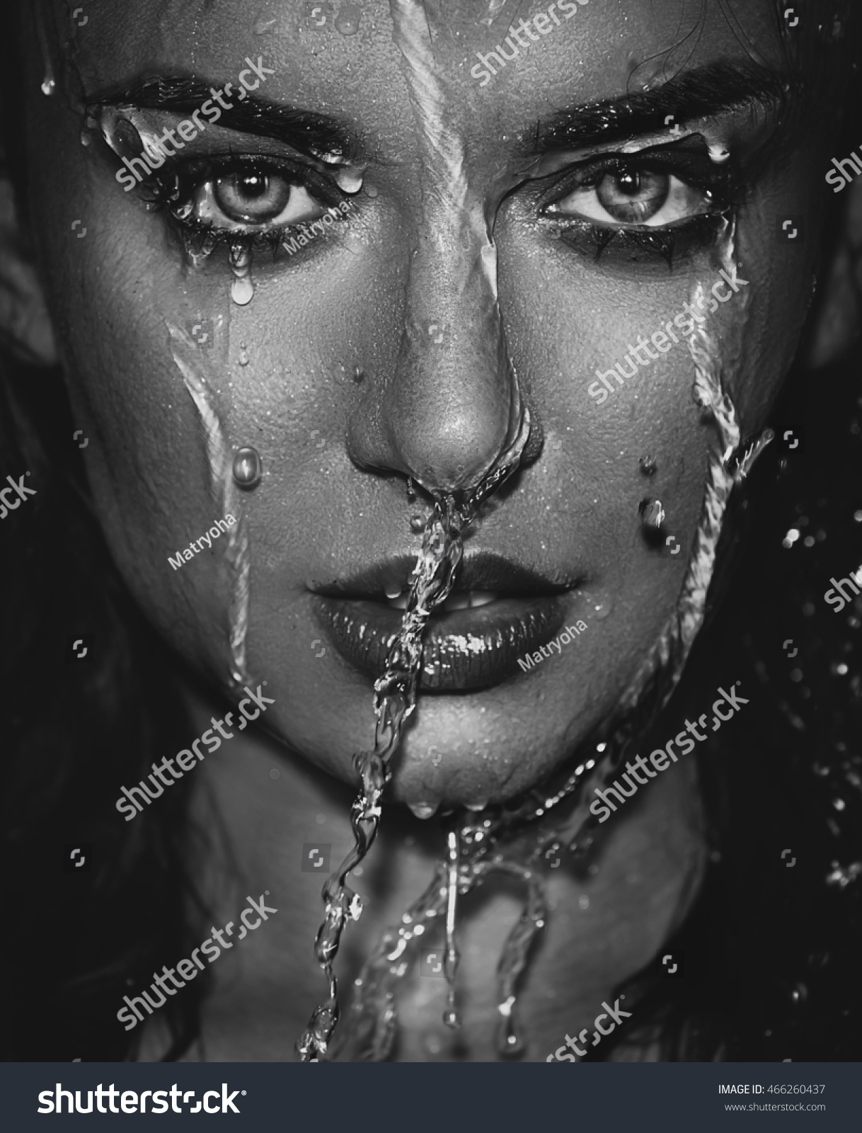 Wet Woman Face Water Drop Stock Photo (Download Now) 466260437 ...