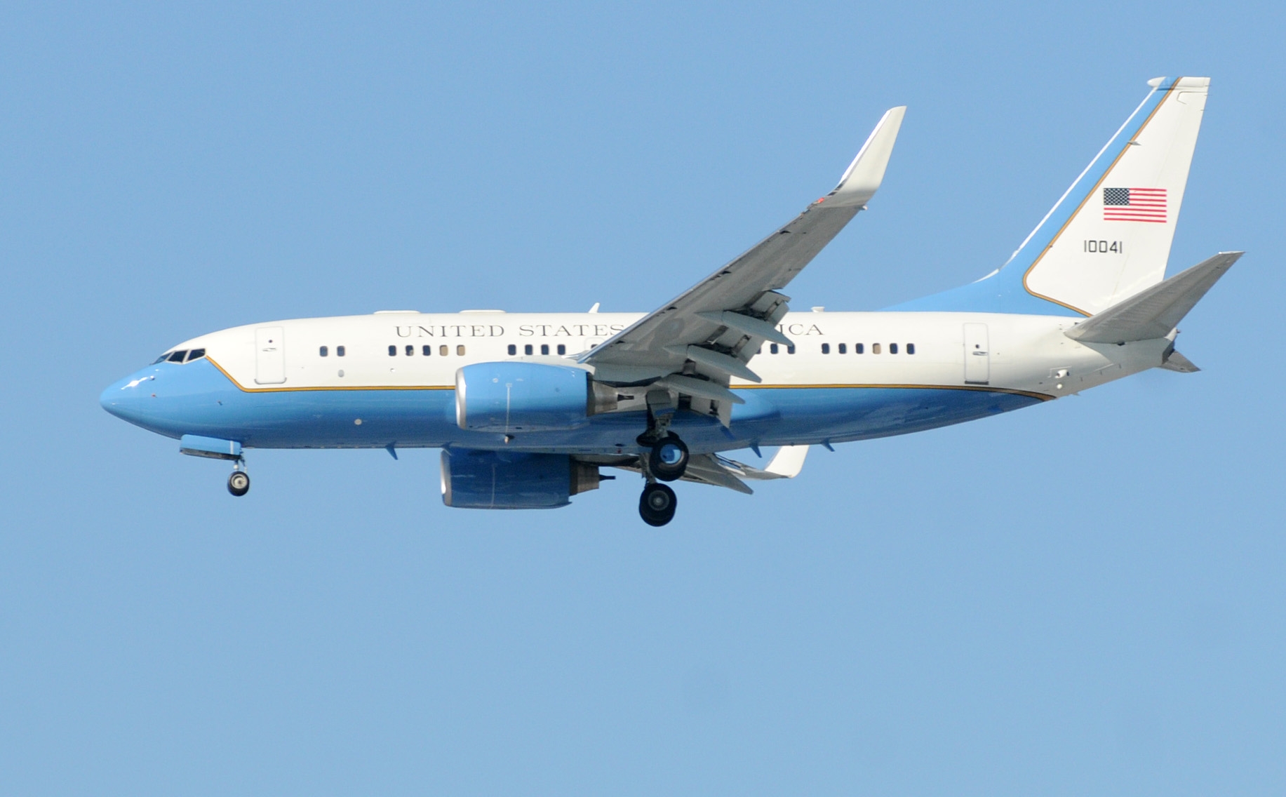 MyReporter.com Why is there a blue and white government plane flying ...