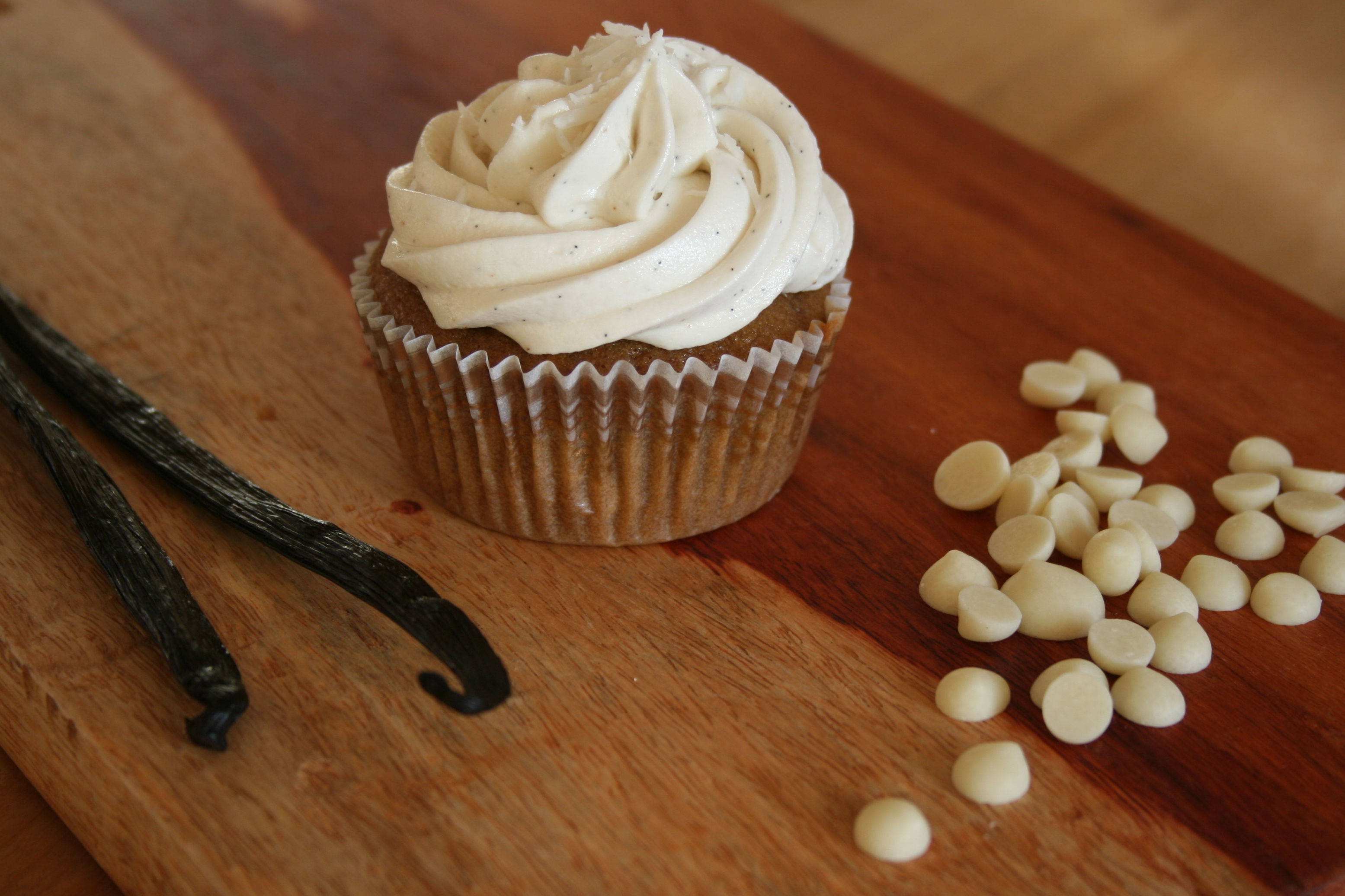 White Chocolate Vanilla Bean Coffee Cupcakes | Cookies and Candids