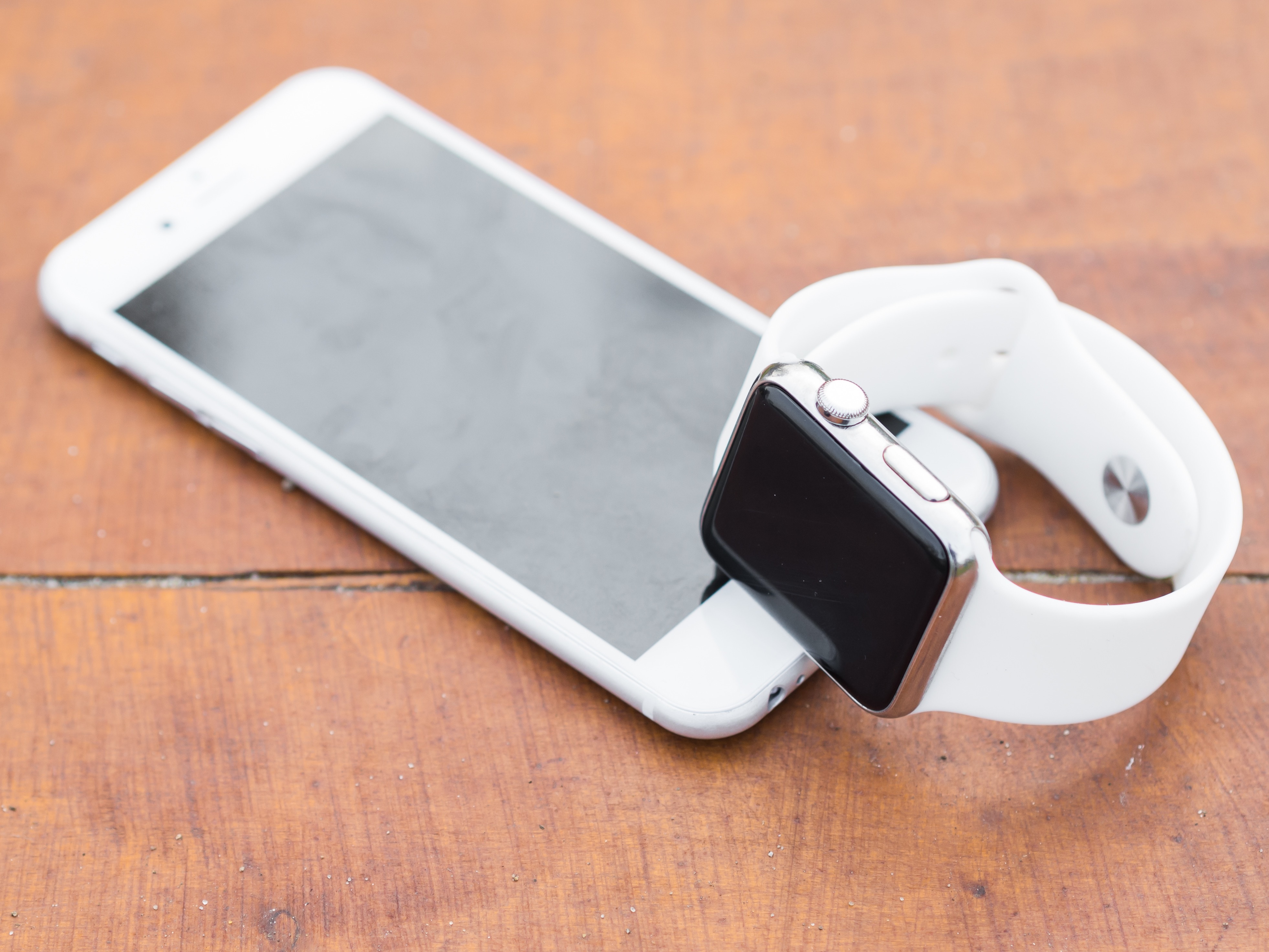 White apple mobile and watch photo