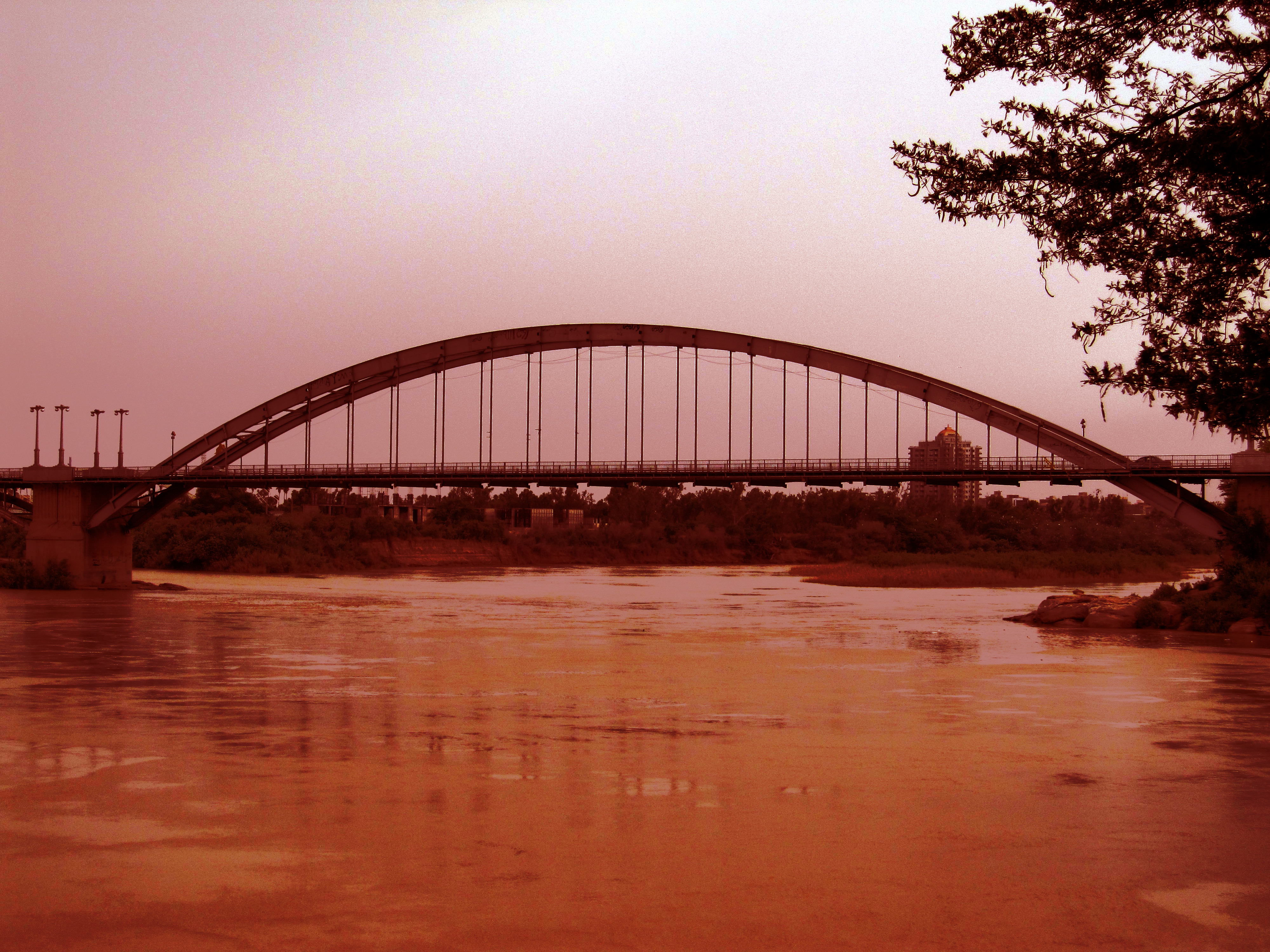 File:Iran - Khuzestan - Ahvaz - White Bridge ^ Karoon River ...