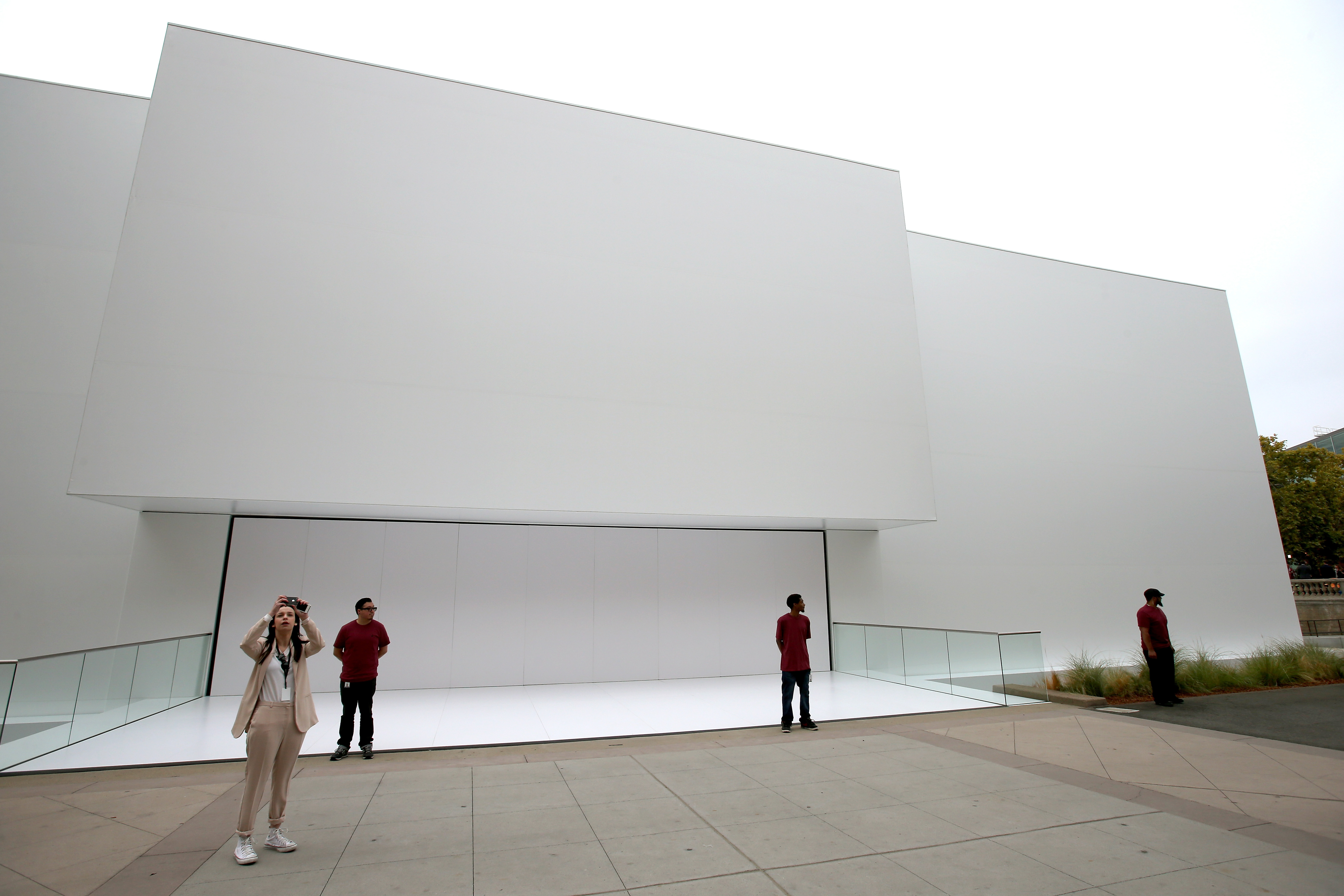 That Mysterious White Box at the Apple iPhone 6 Event? Here's a Look ...