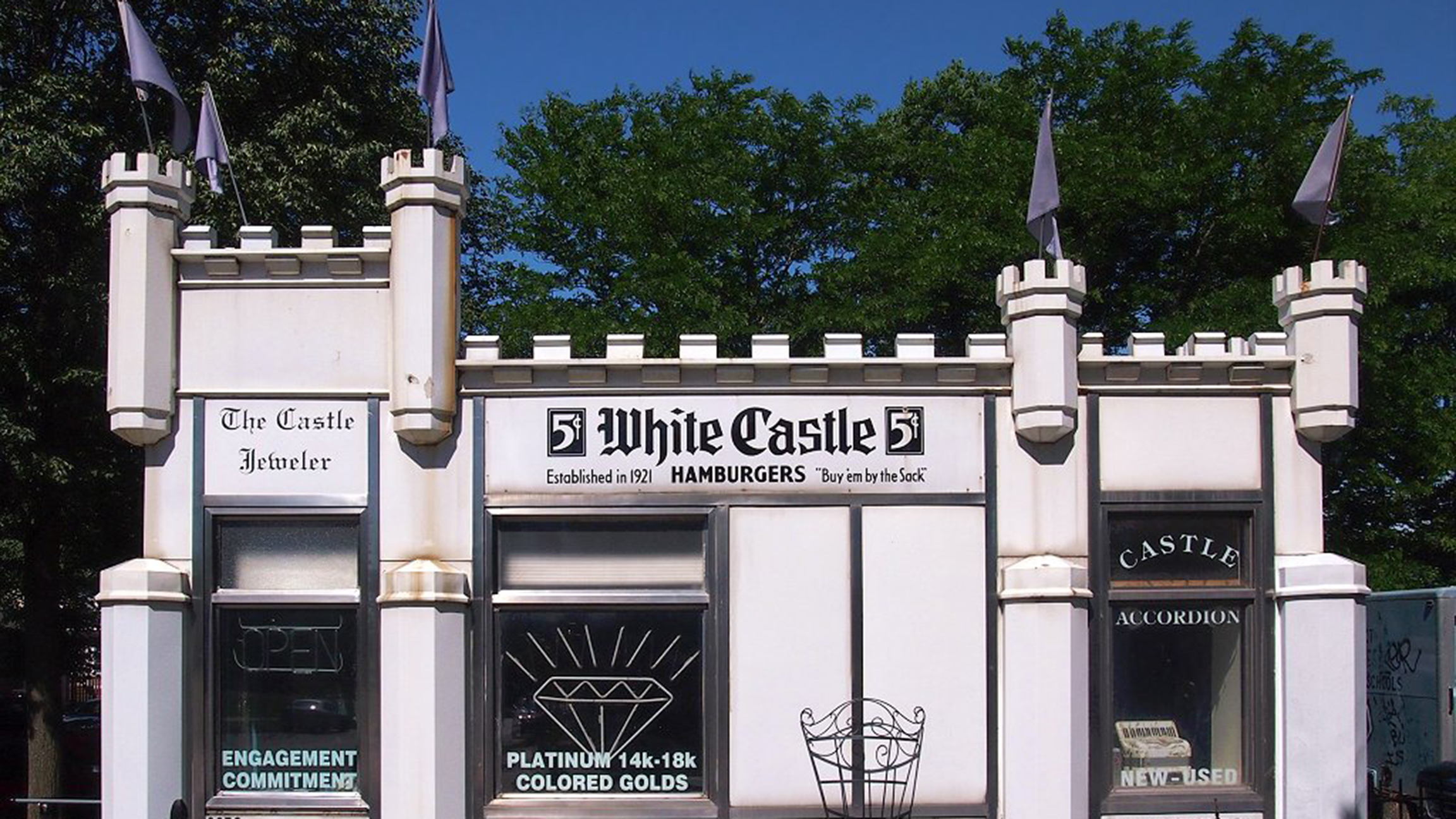 Ask Geoffrey: White Castle Inspired by Chicago Water Tower ...
