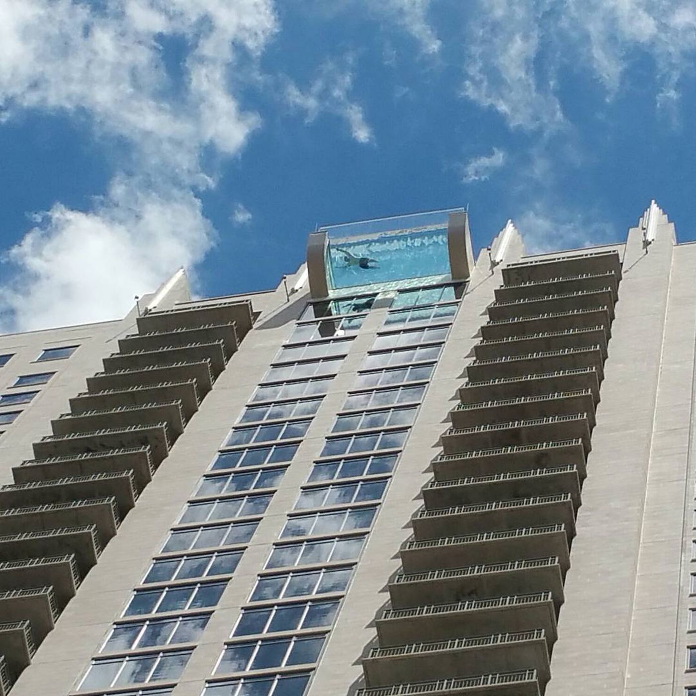 Sky pool' at new Houston high-rise hangs 500 feet above ground - Curbed