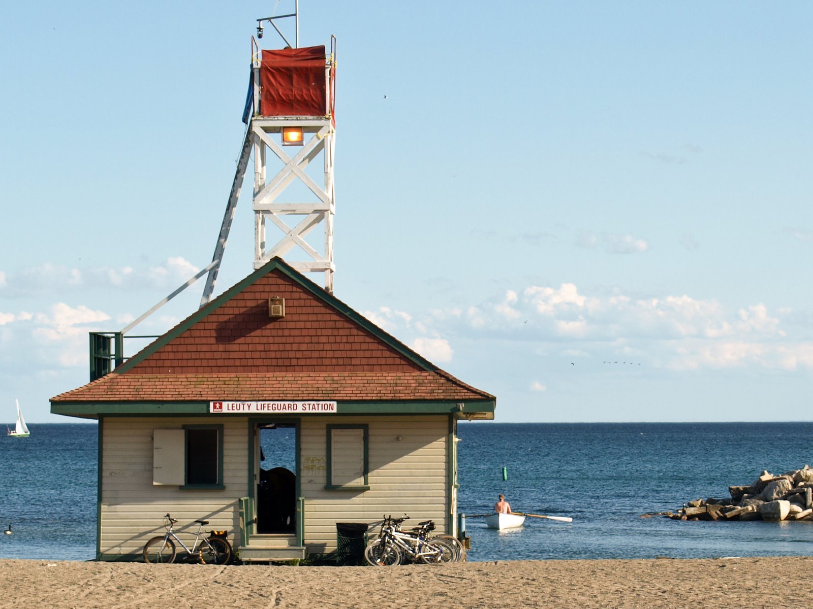 Capt Mondo's Photo Blog » Leuty Lifeguard Station