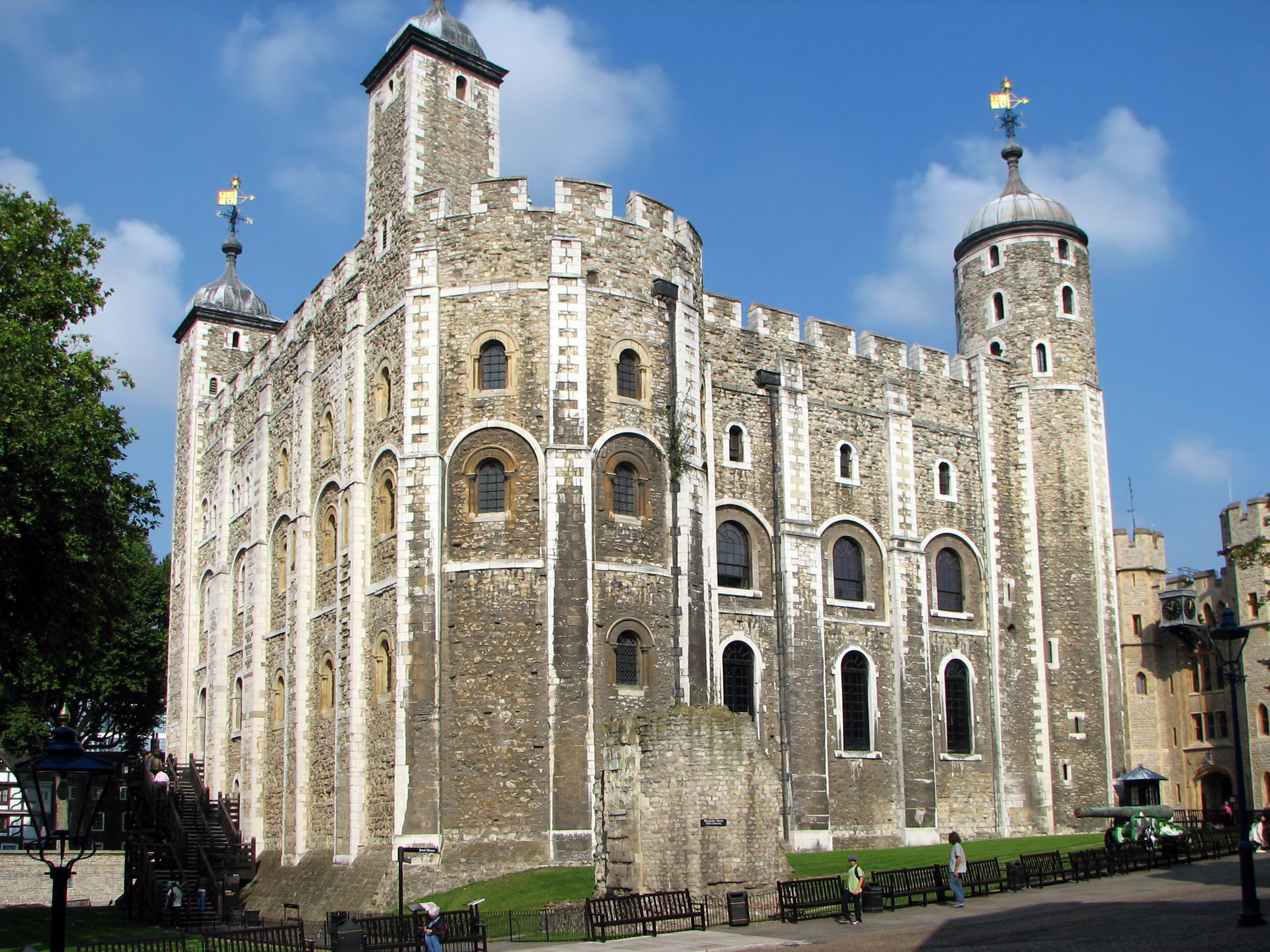 File:Tower of London White Tower.jpg - Wikimedia Commons