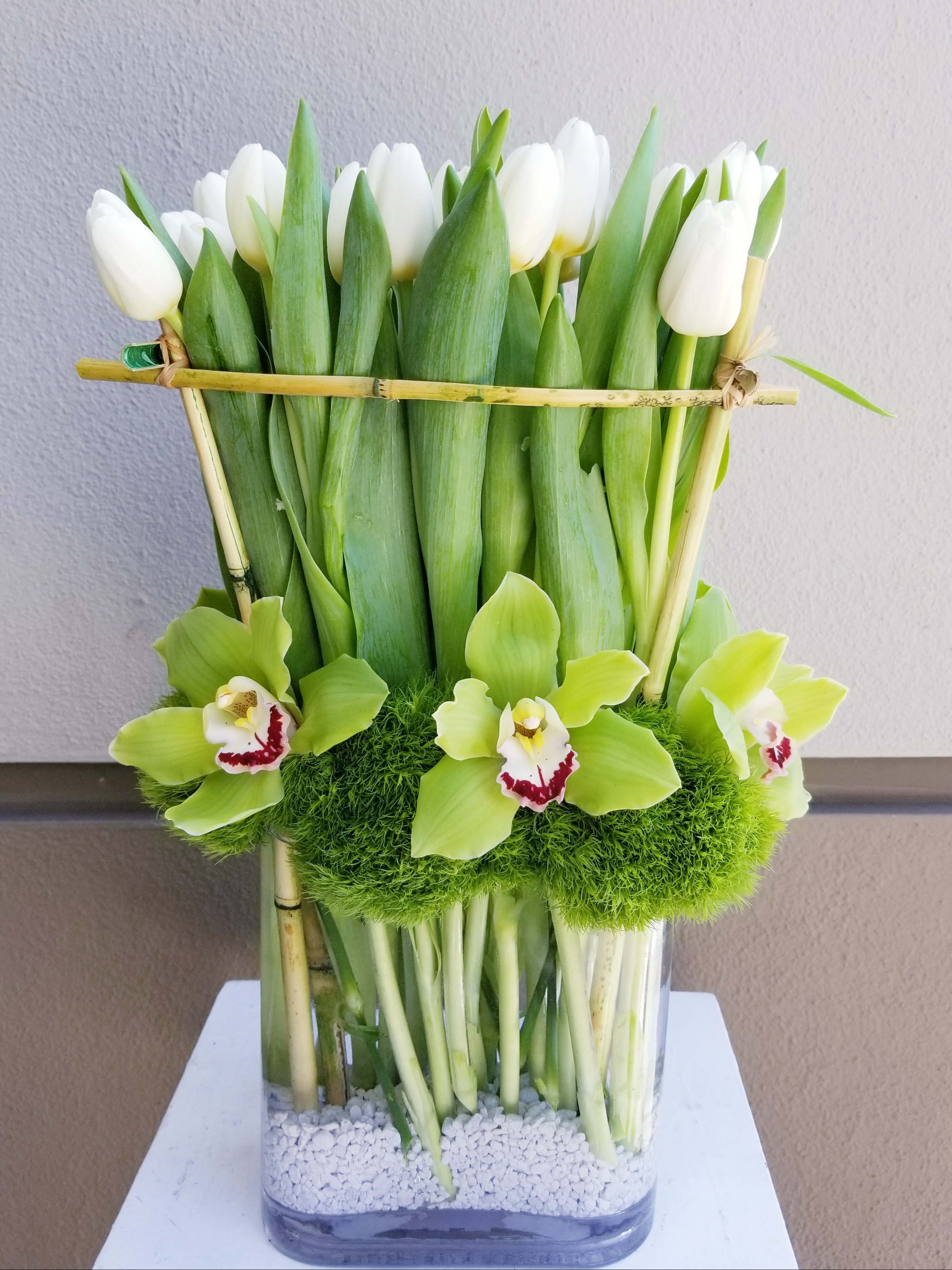 White Tulips in Beverly Hills, CA | Apropos Floral & Event Design