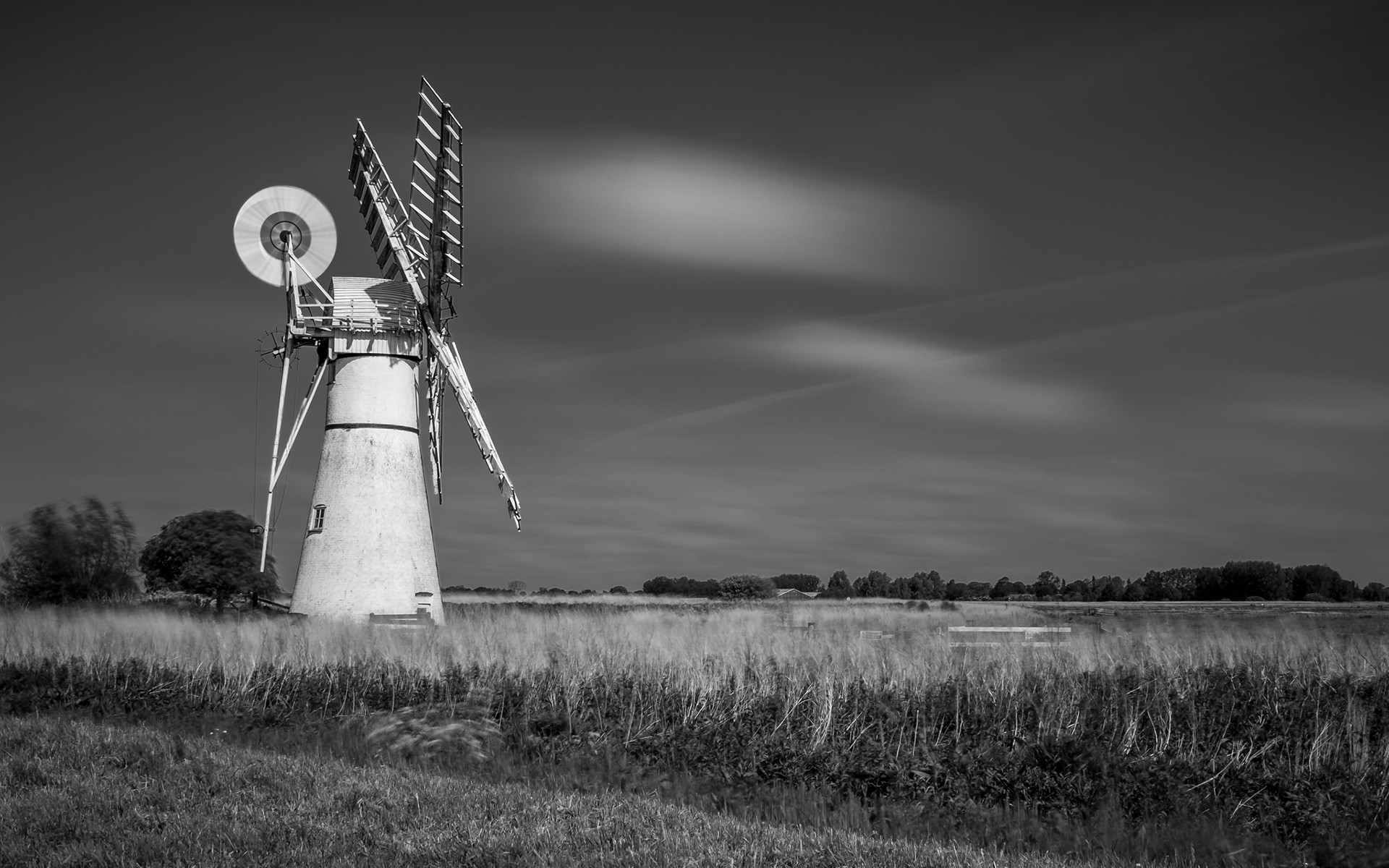 White windmill / 1920 x 1200 / Other / Photography | MIRIADNA.COM