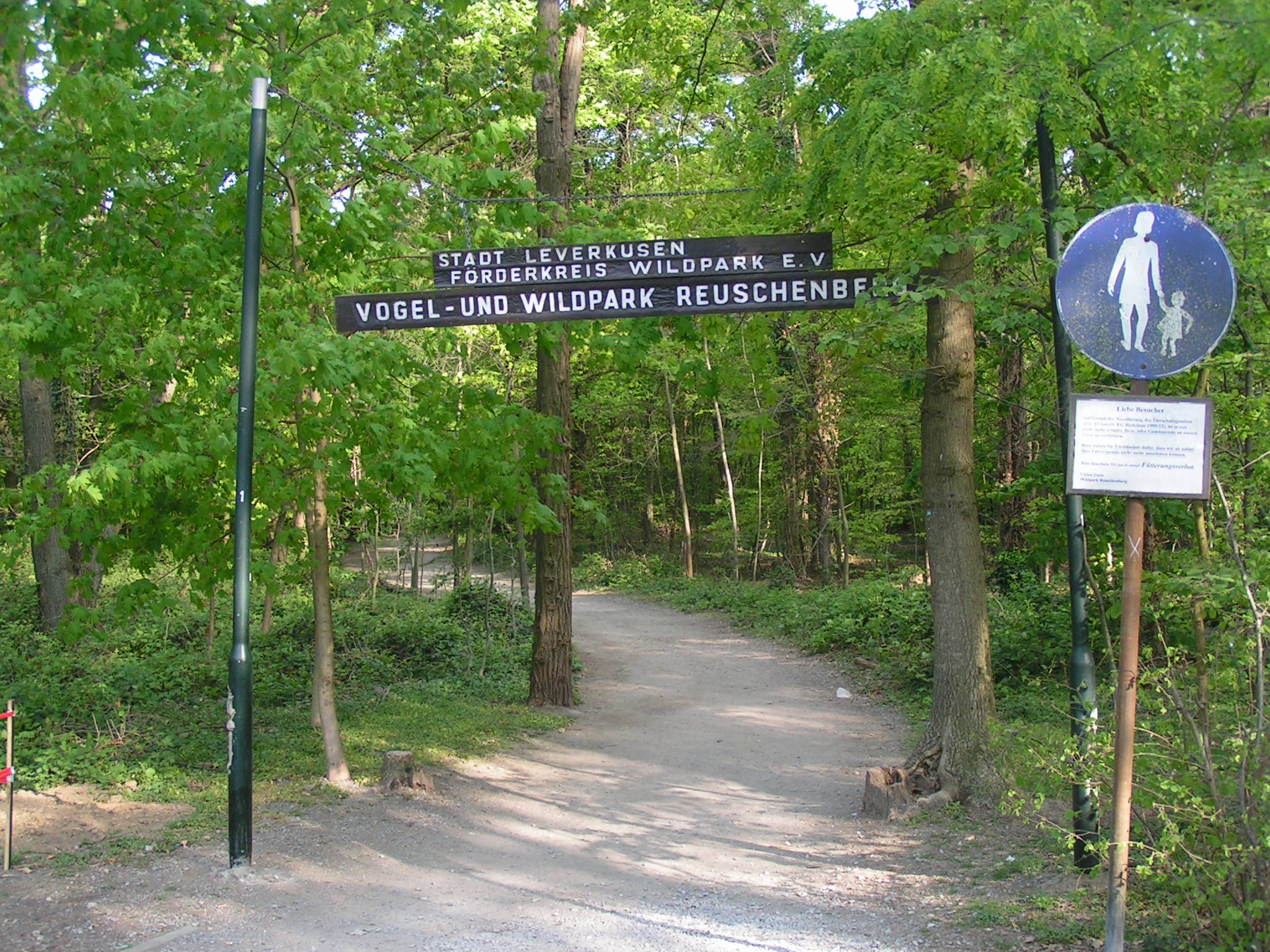 File:Leverkusen Wildpark Reuschenberg Eingang.jpg - Wikimedia Commons