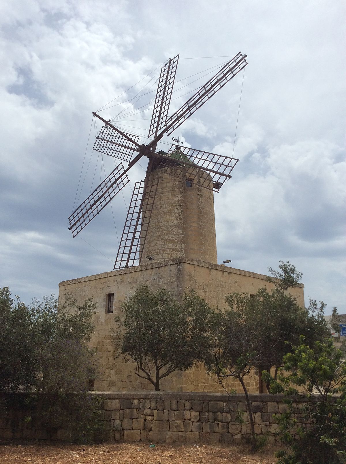 Xarolla Windmill - Wikipedia