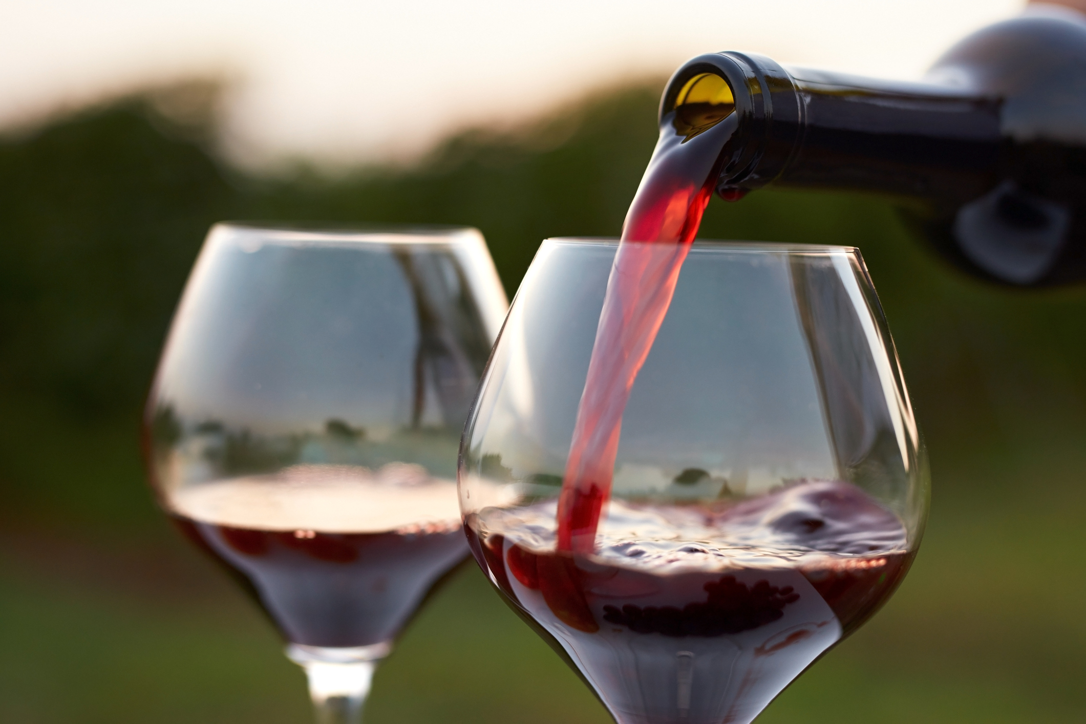 Is red wine actually good for your heart? - Harvard Health Blog ...