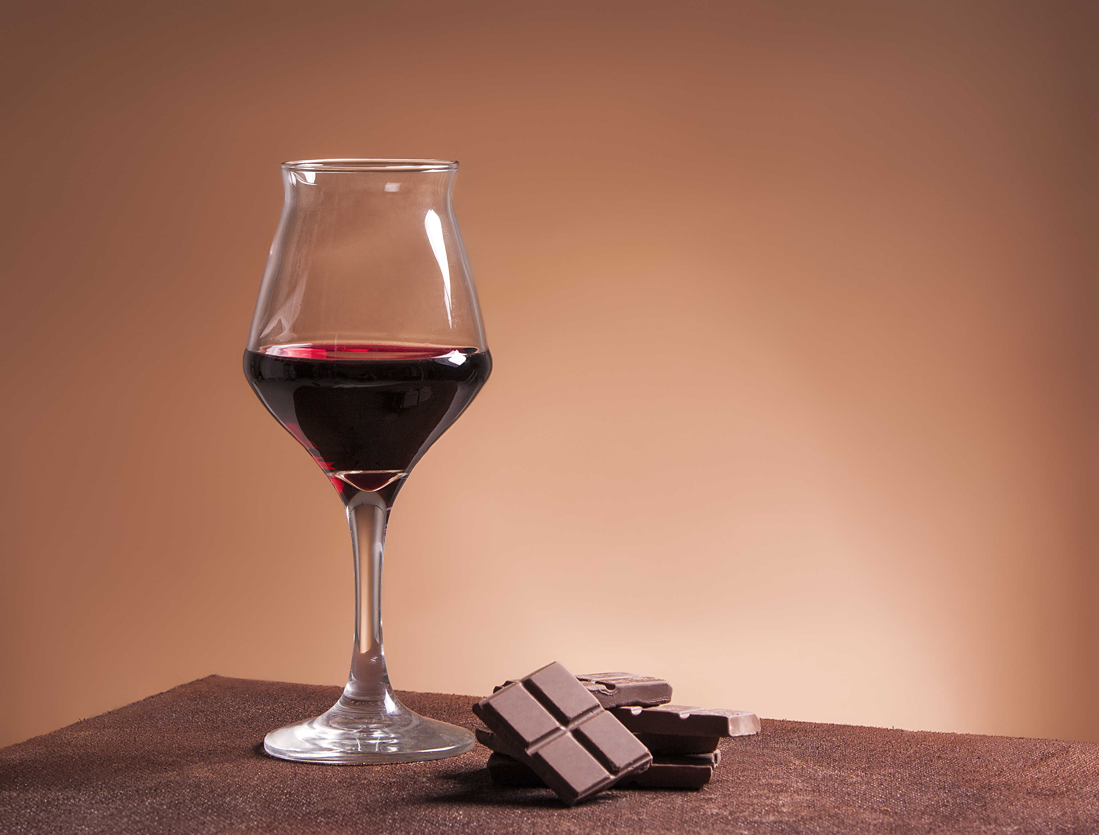 What is the best wine to pair with chocolate - Vincarta
