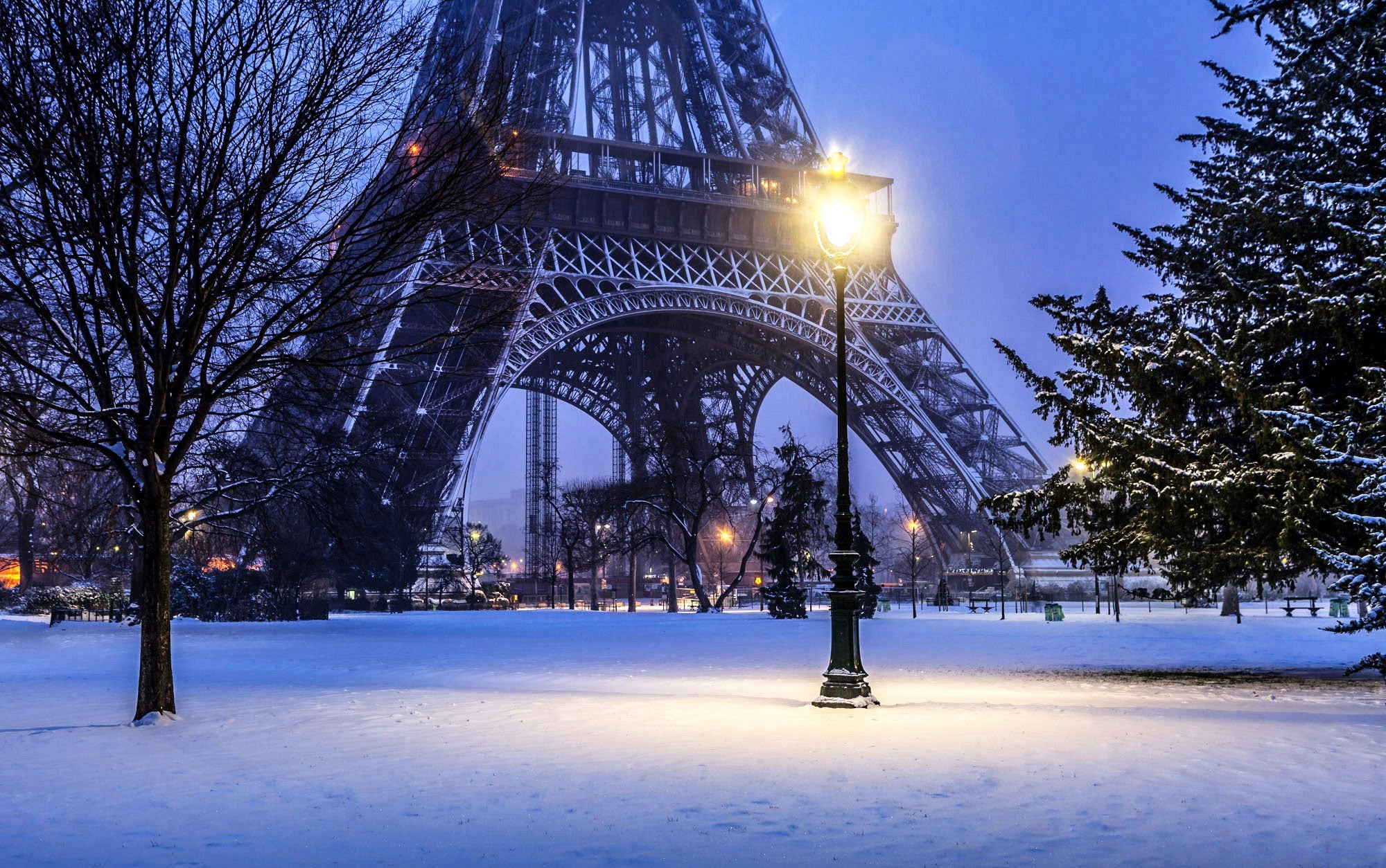 Париж Эйфелева башня зима