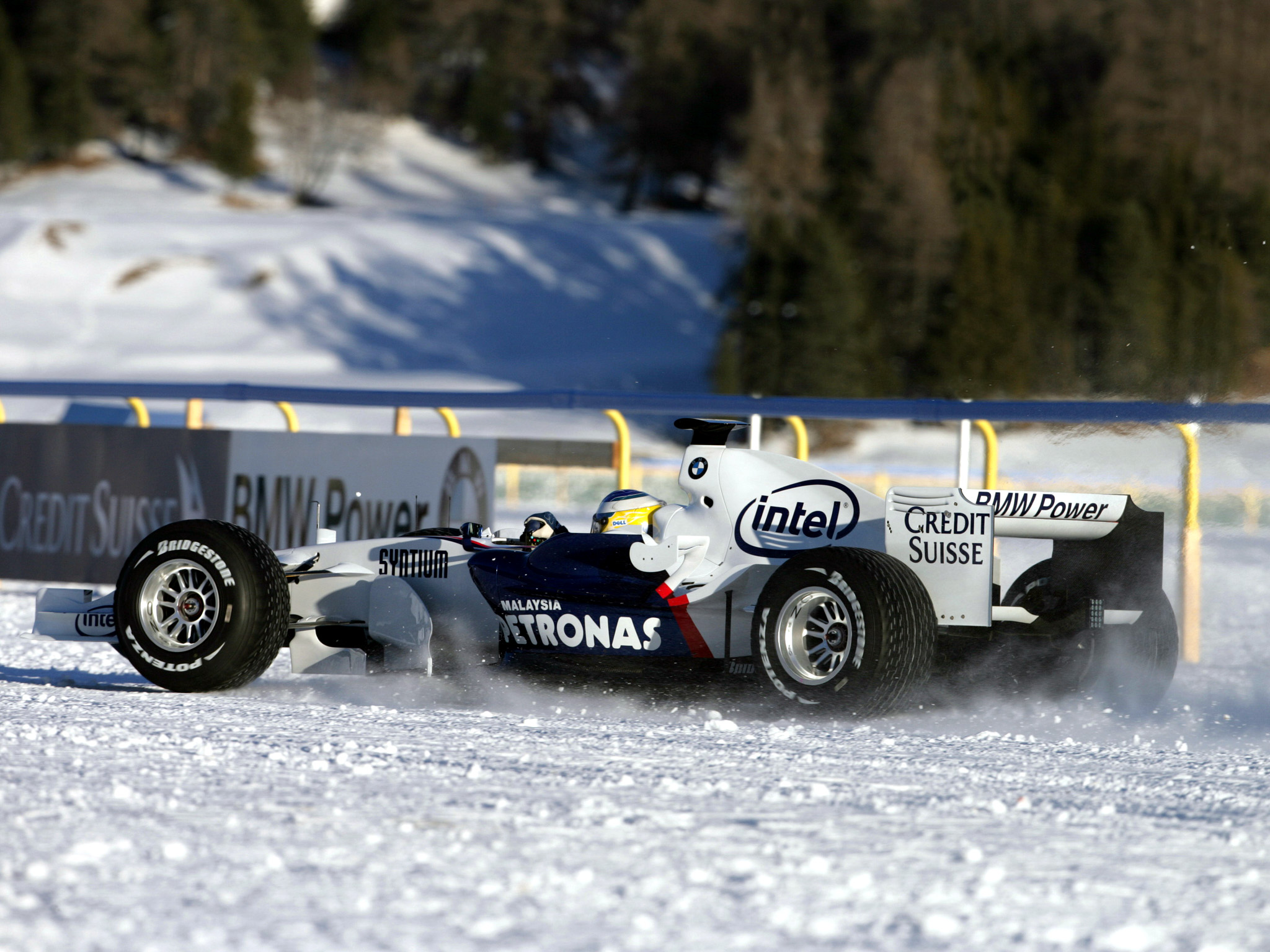 2007 BMW Sauber F1-07 formula one formula-1 f-1 race racing snow ...