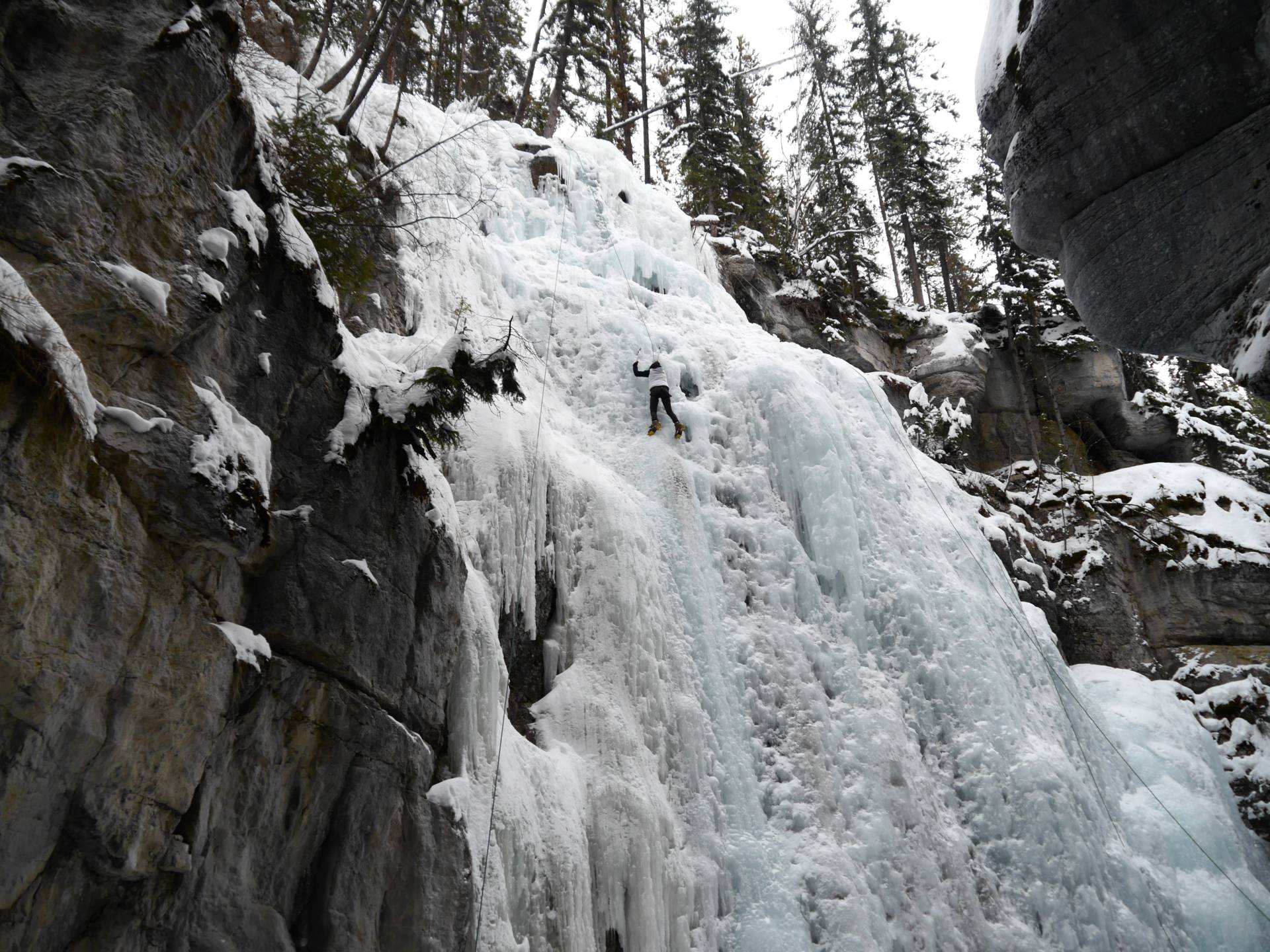 The Ultimate Canadian Rockies Winter Road Trip Itinerary in Alberta ...