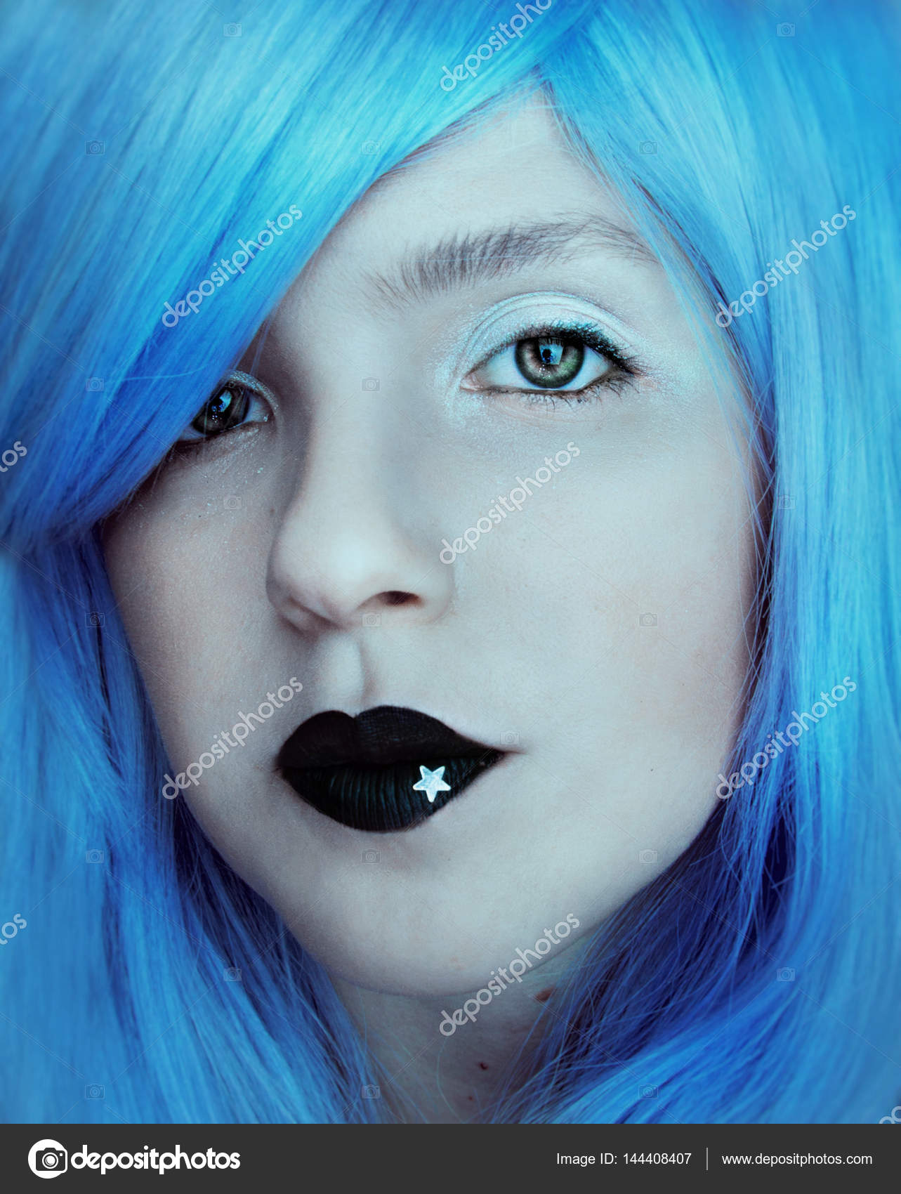 blue hair woman with black lips — Stock Photo © Nanihta #144408407