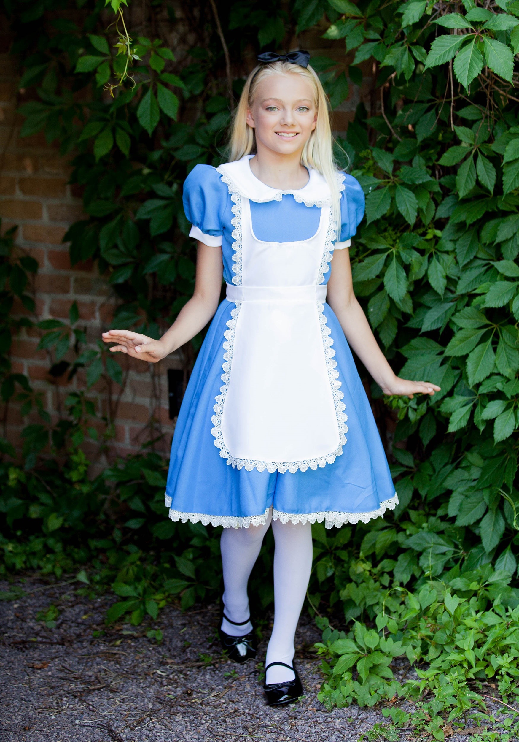 Alice In Wonderland Costumes - HalloweenCostumes.com