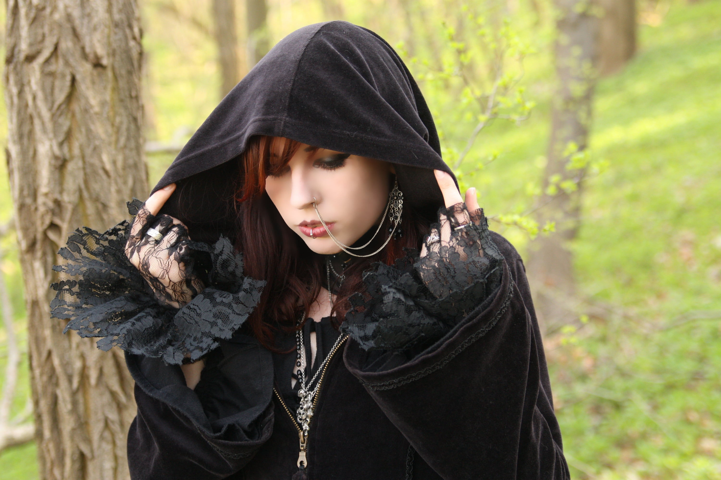 Woman wearing black cloak with black lace sleeve HD wallpaper ...