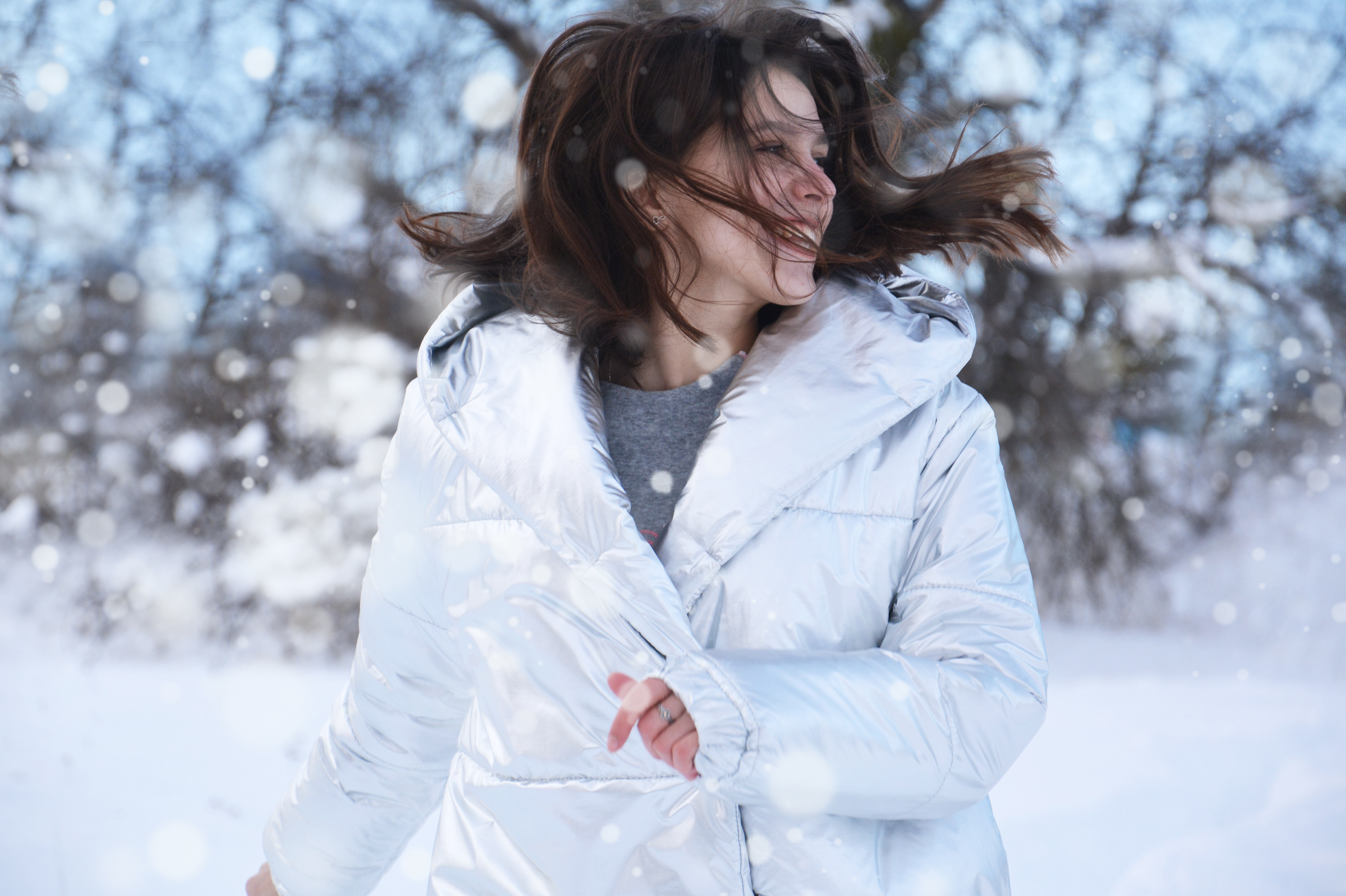 Women's white winter coat photo