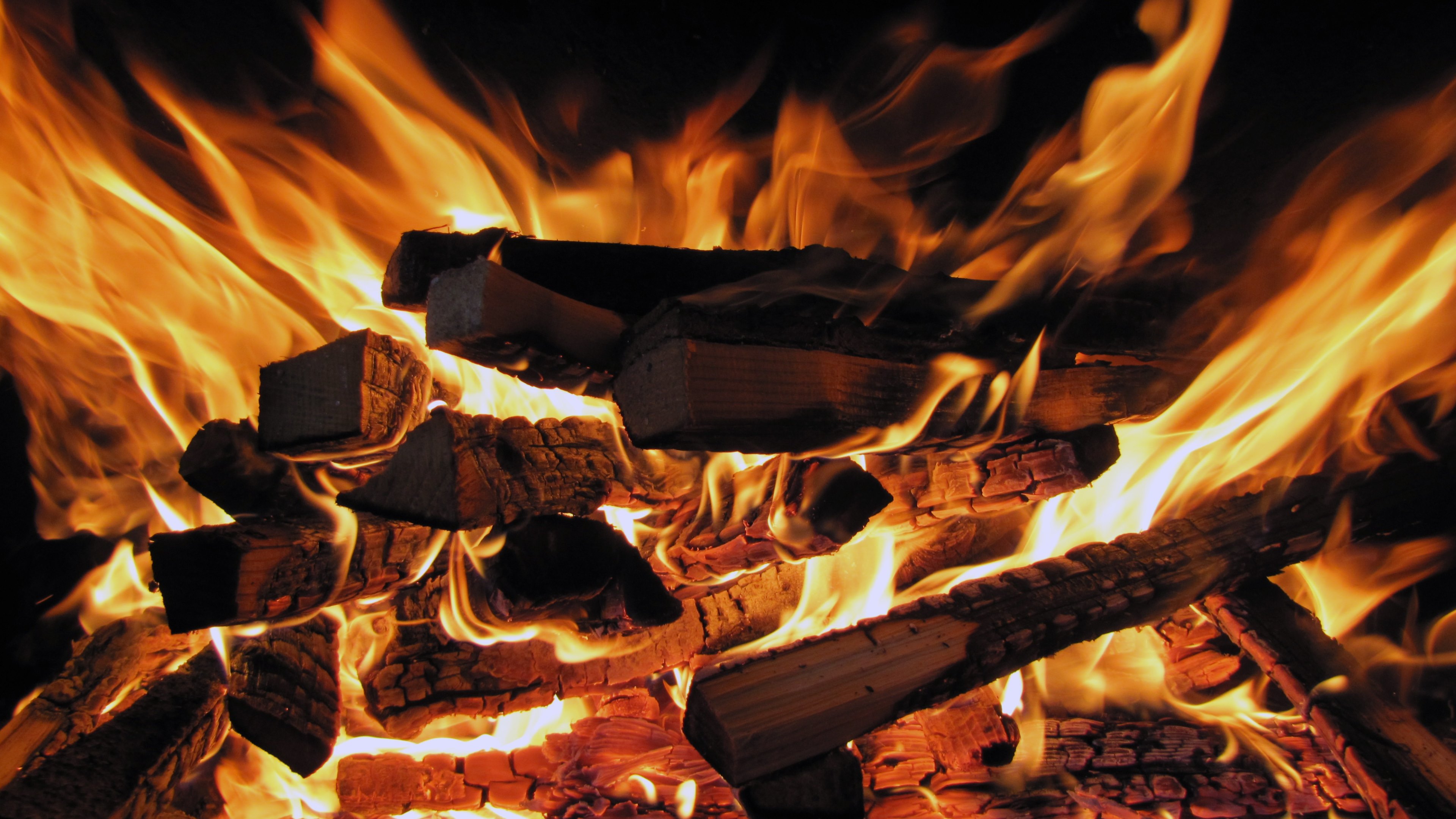 The flames of wood fire uhd wallpapers - Ultra High Definition ...