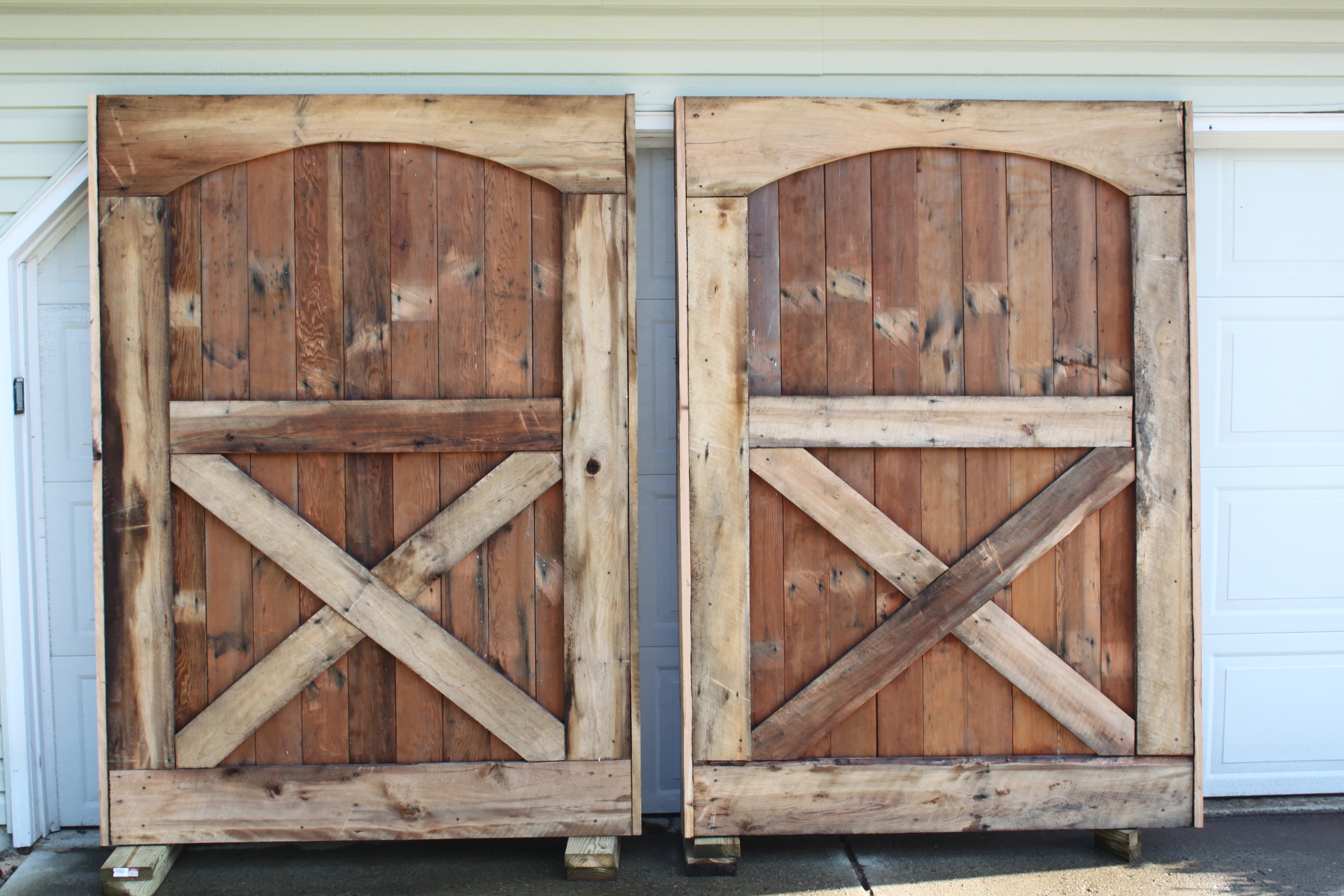 Vintage Style Reclaimed Wooden Barn Doors For Homes With White ...