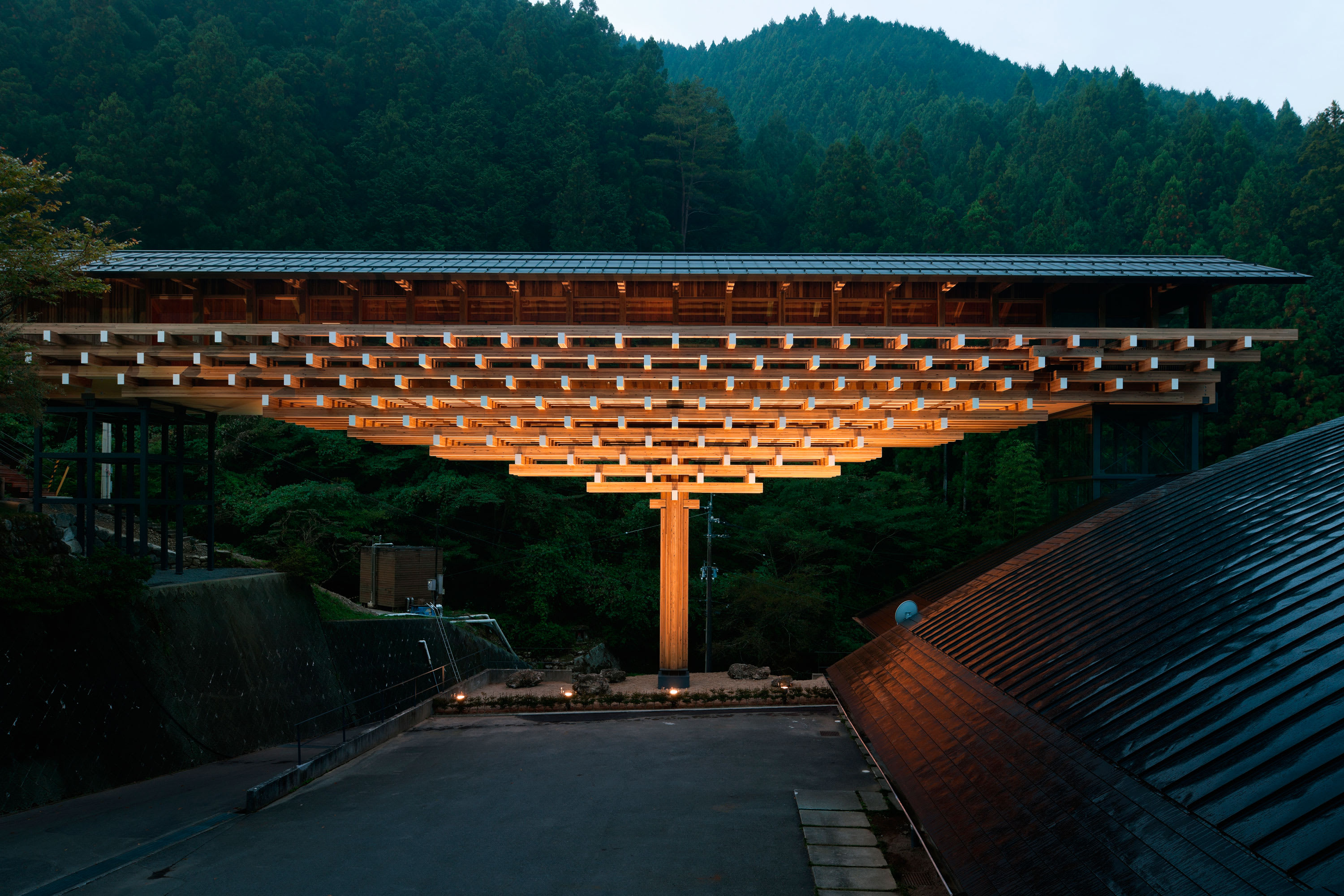 Kengo Kuma & Associates, Takumi Ota · Yusuhara Wooden Bridge Museum ...