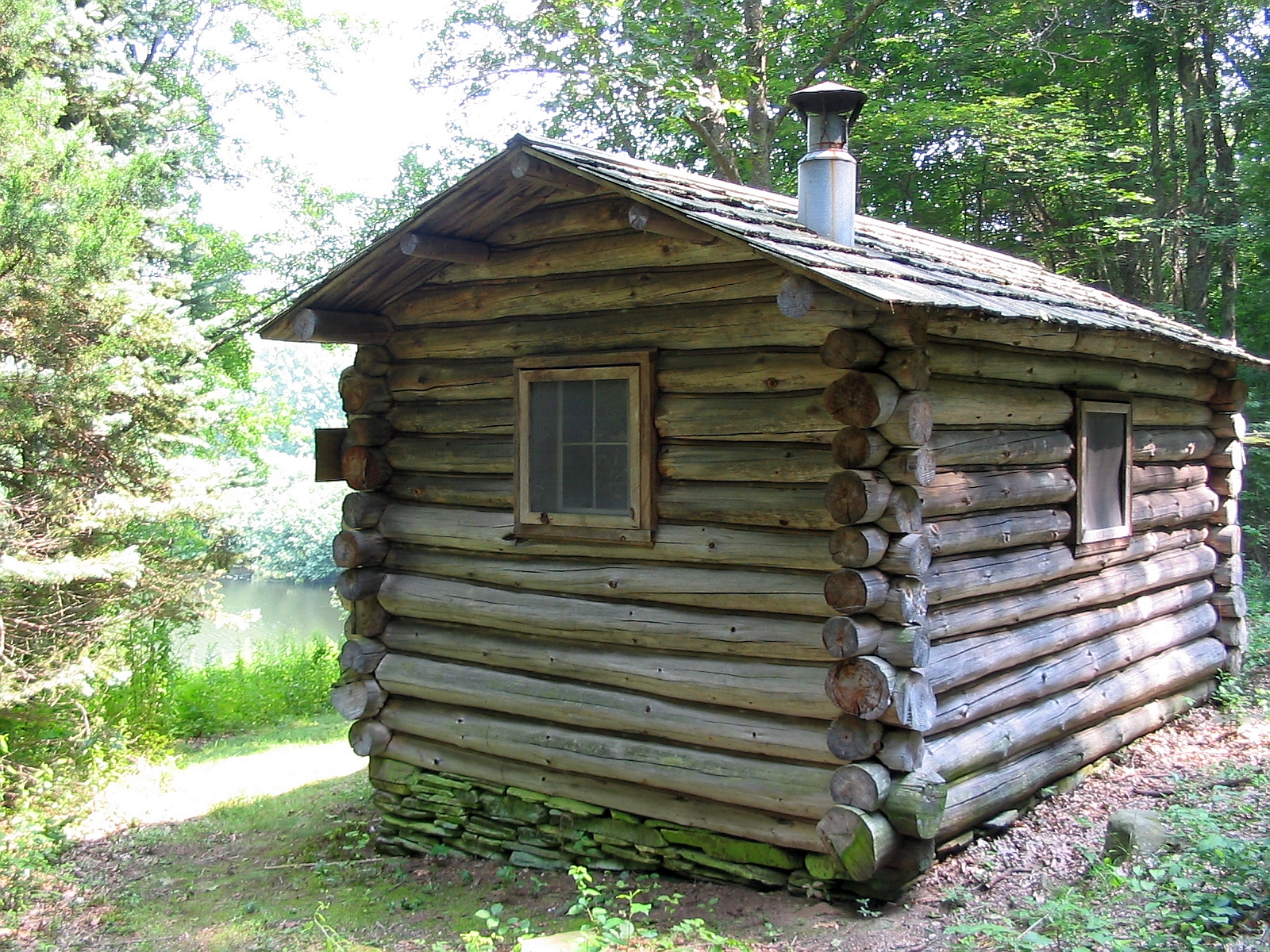 File:Trail Wood writing cabin.jpg - Wikimedia Commons