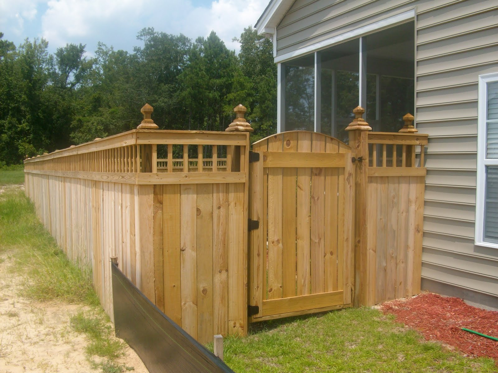 Wooden Fence And Gate Designs : Utrails Home Design - Wooden Gate ...