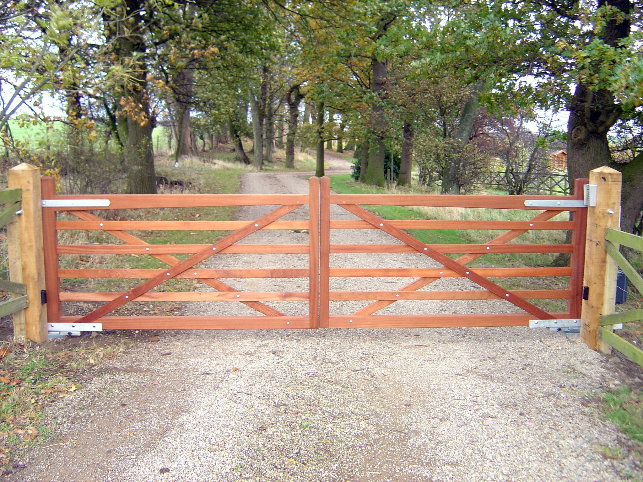 Wooden Gates - Driveway Gates, Field and Garden Gates.