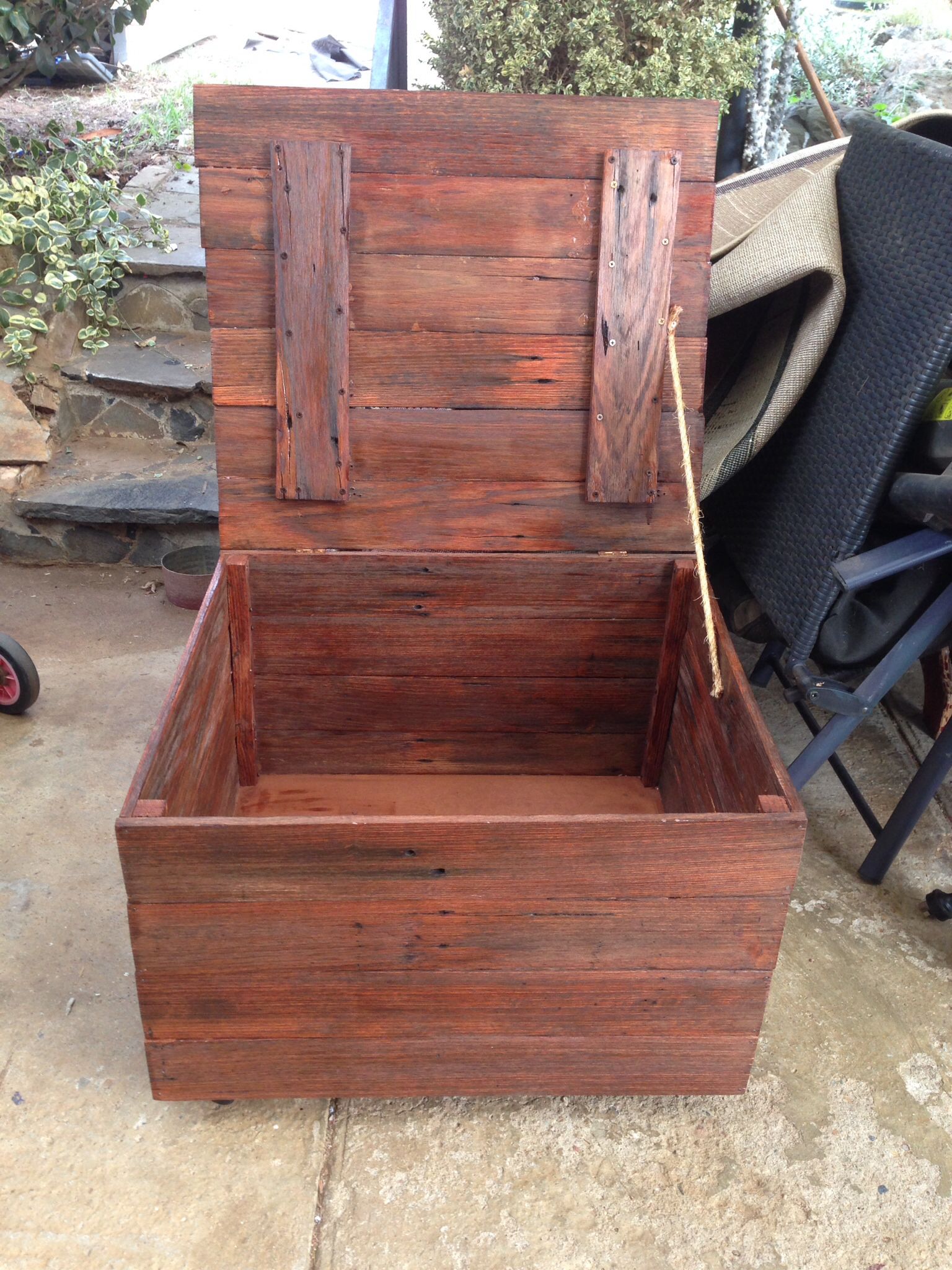 Box made from old fence palings | pallet wood | Pinterest | Fences ...