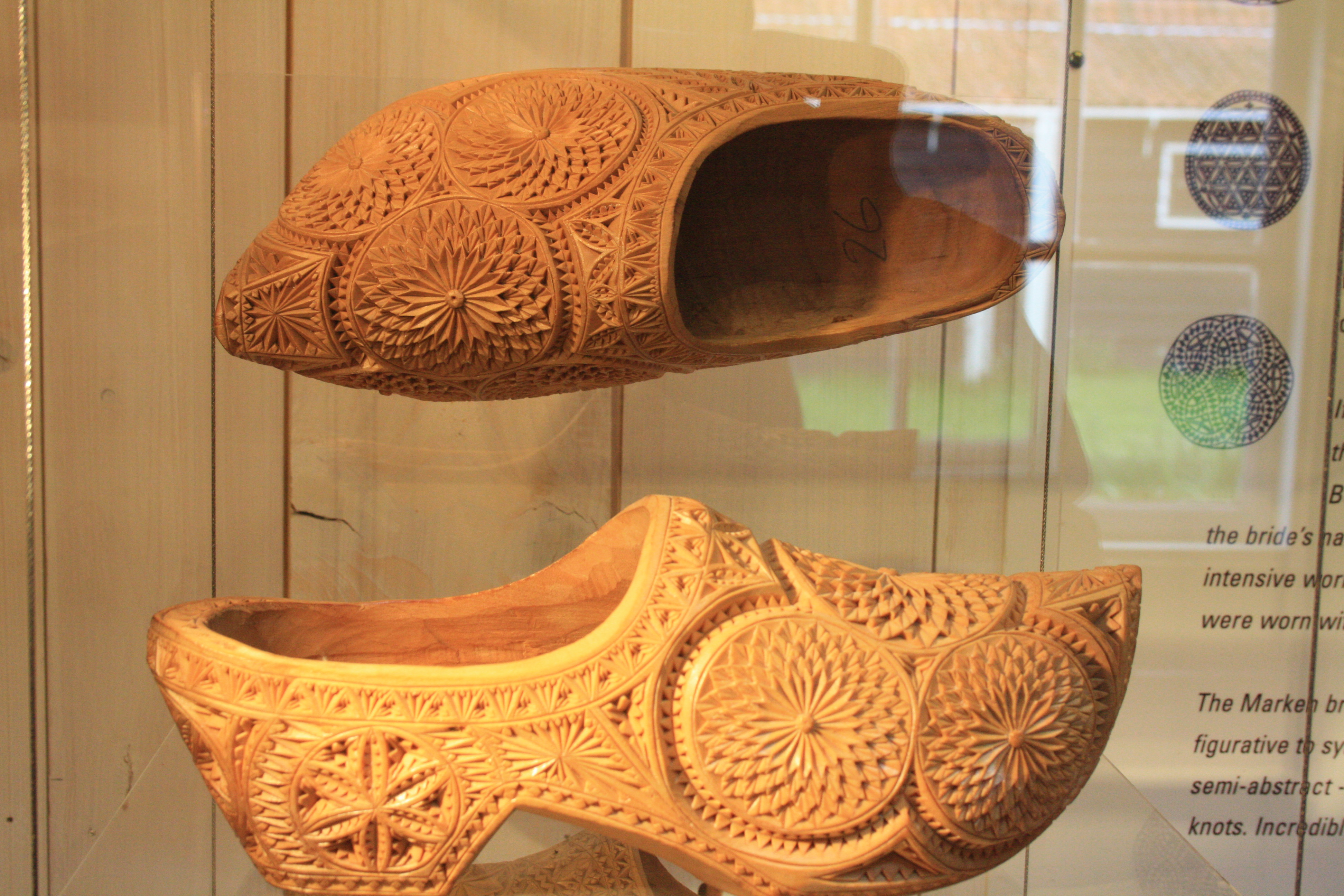 File:Wooden Shoes, Amsterdam, The Netherlands.jpg - Wikimedia Commons