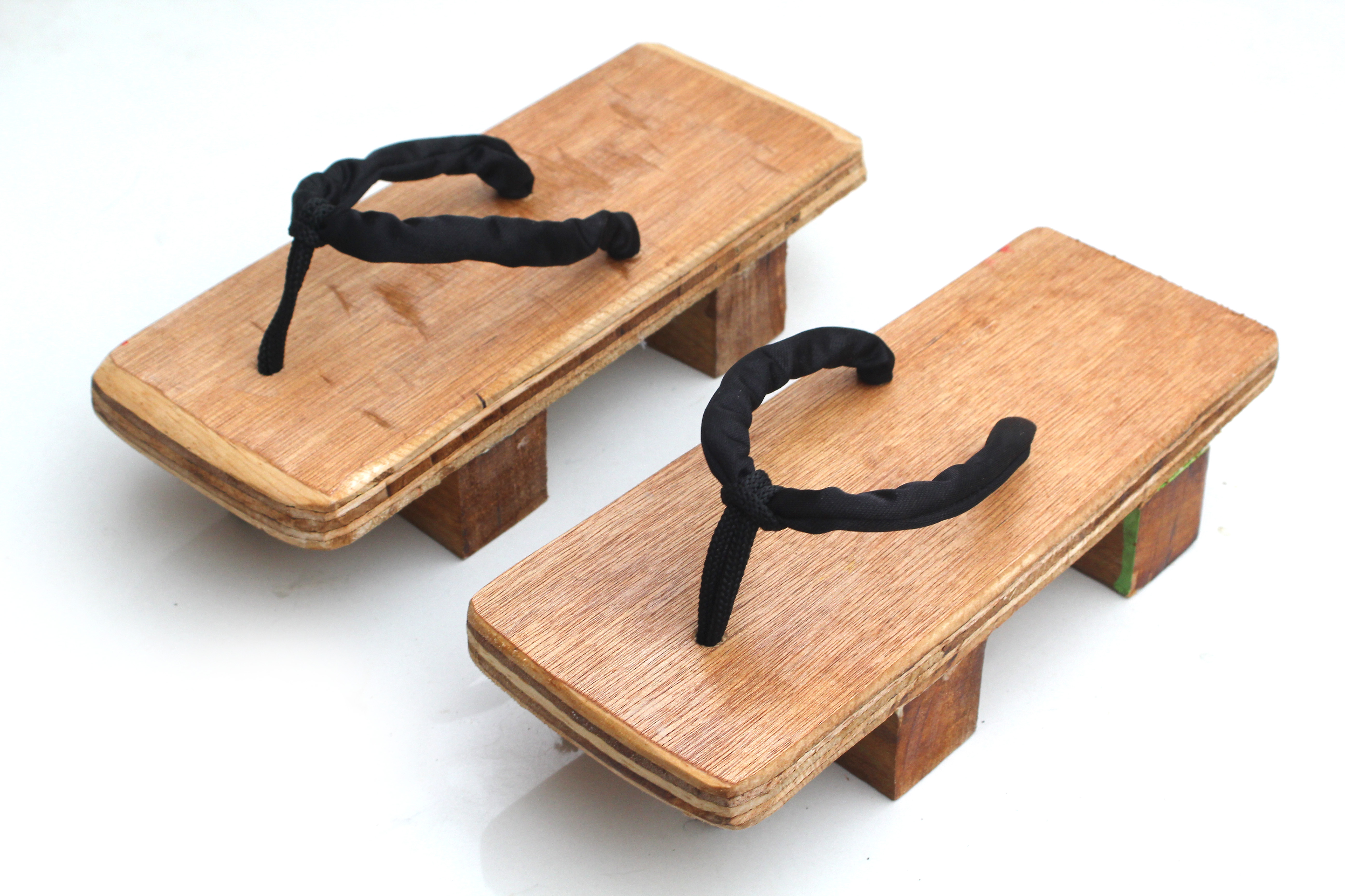 How to Make a Pair of Geta (Wooden Sandals): 13 Steps