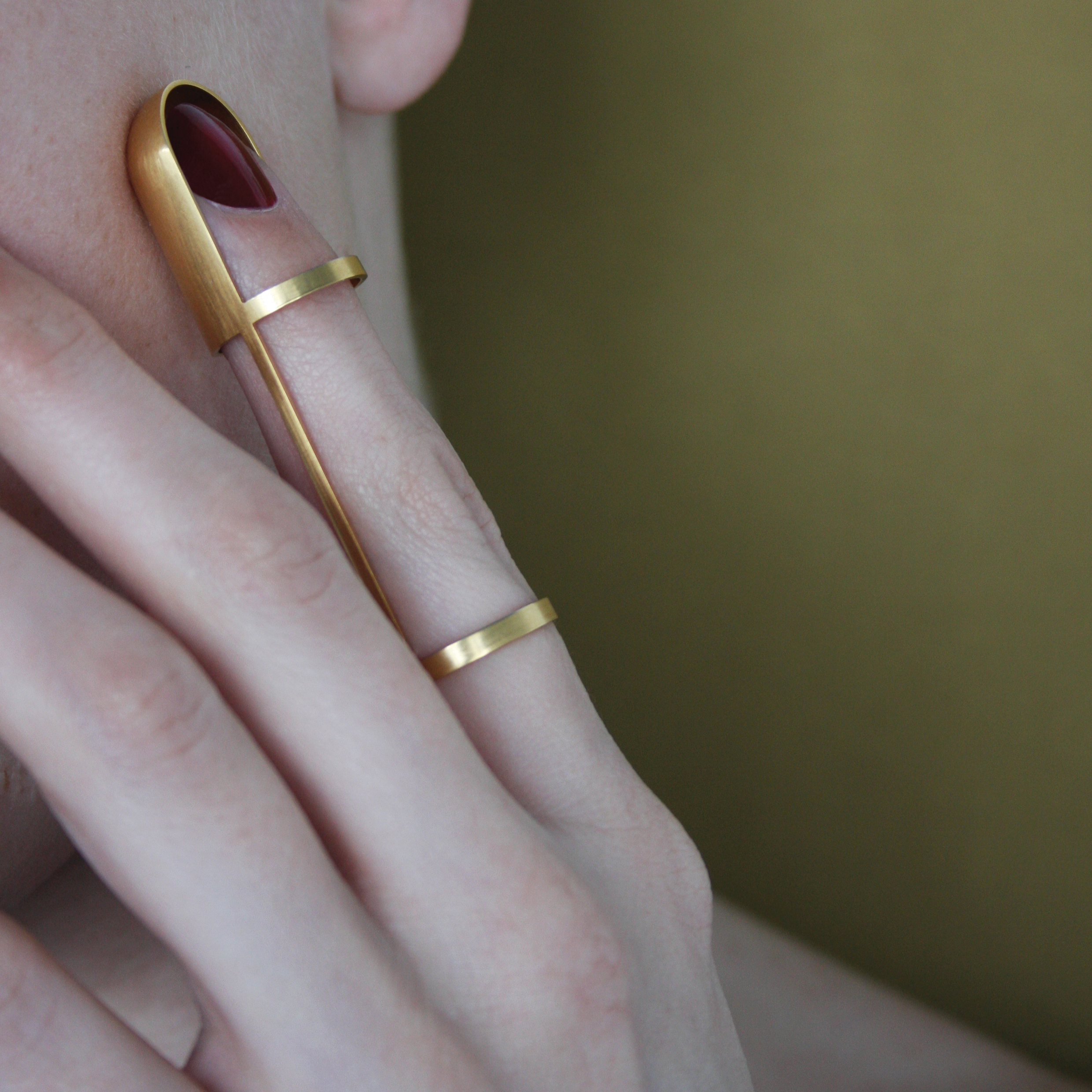 design-jewelry-CHP65-index-ring-hoko-stainless-steel-goldplated-worn ...