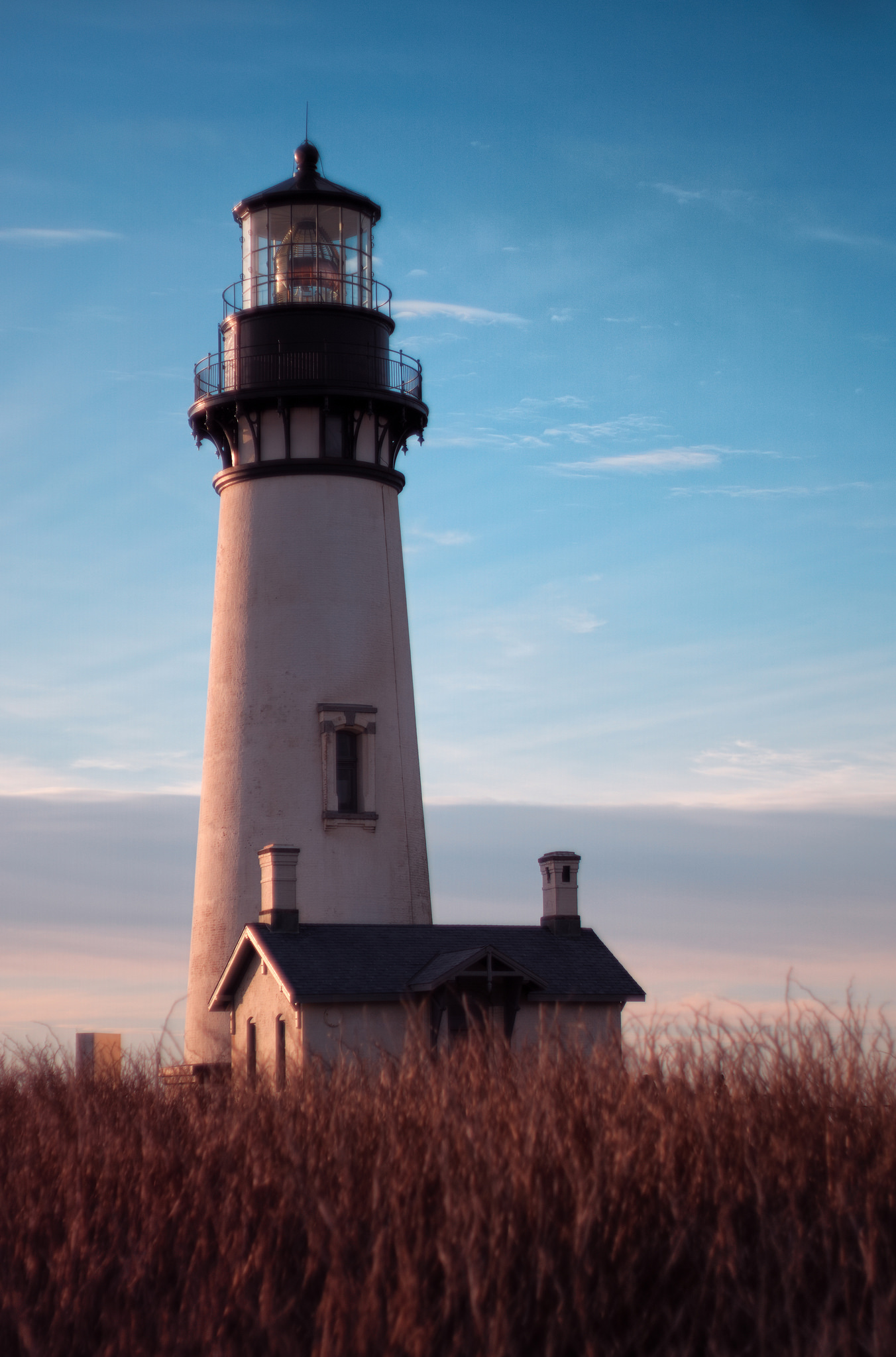 Day Trip out to Yaquina Head Lighthouse through a vintage lens ...