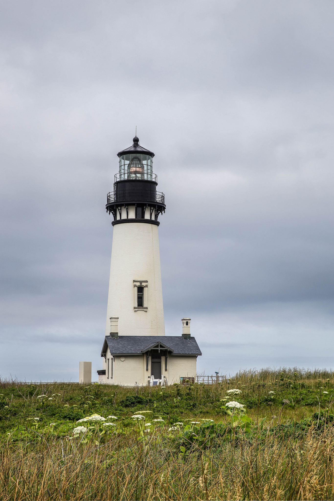 Yaquina Head lighthouse | Lighthouse, Water tower and Windmill