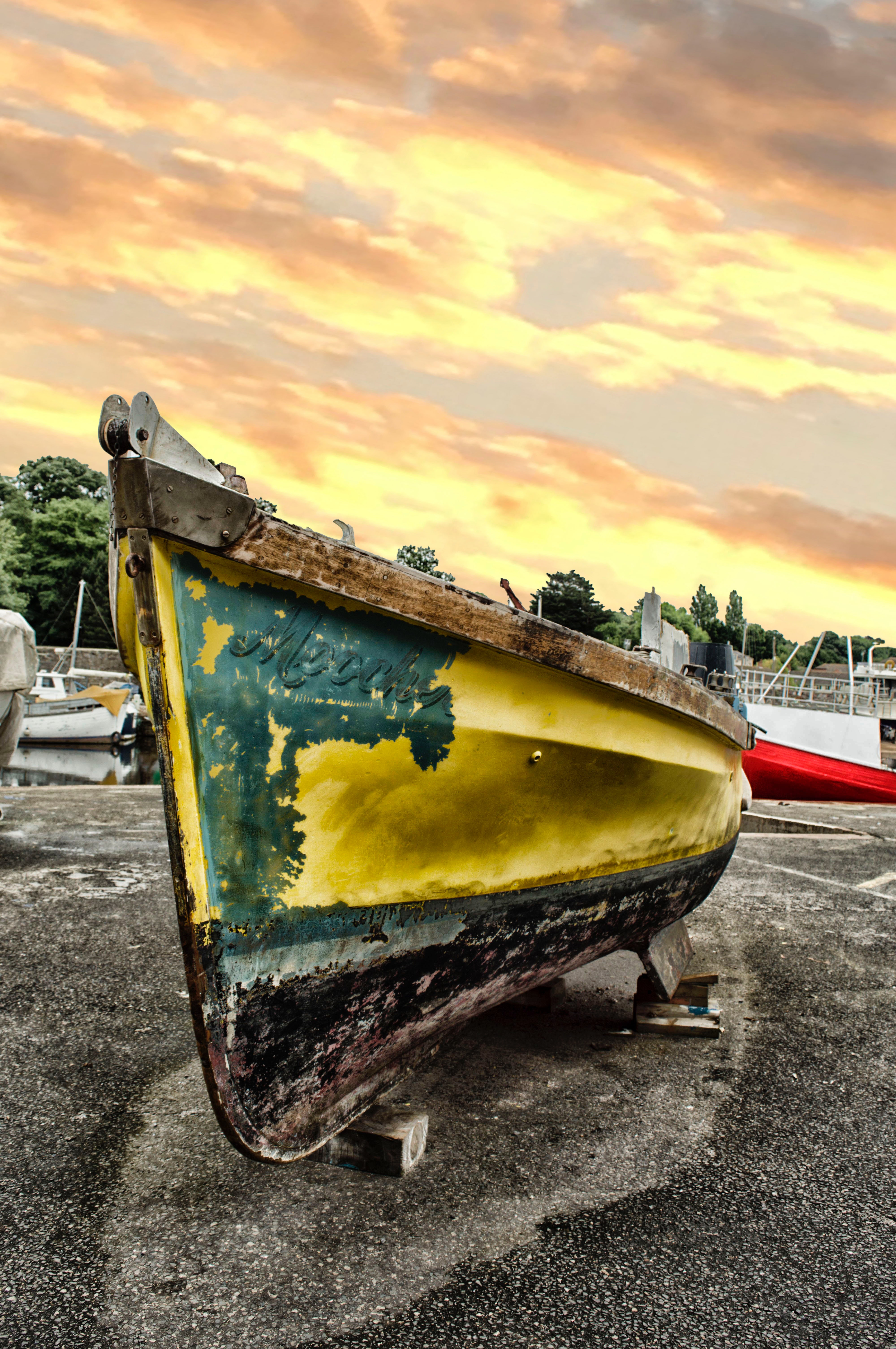 Yellow and black boat photo