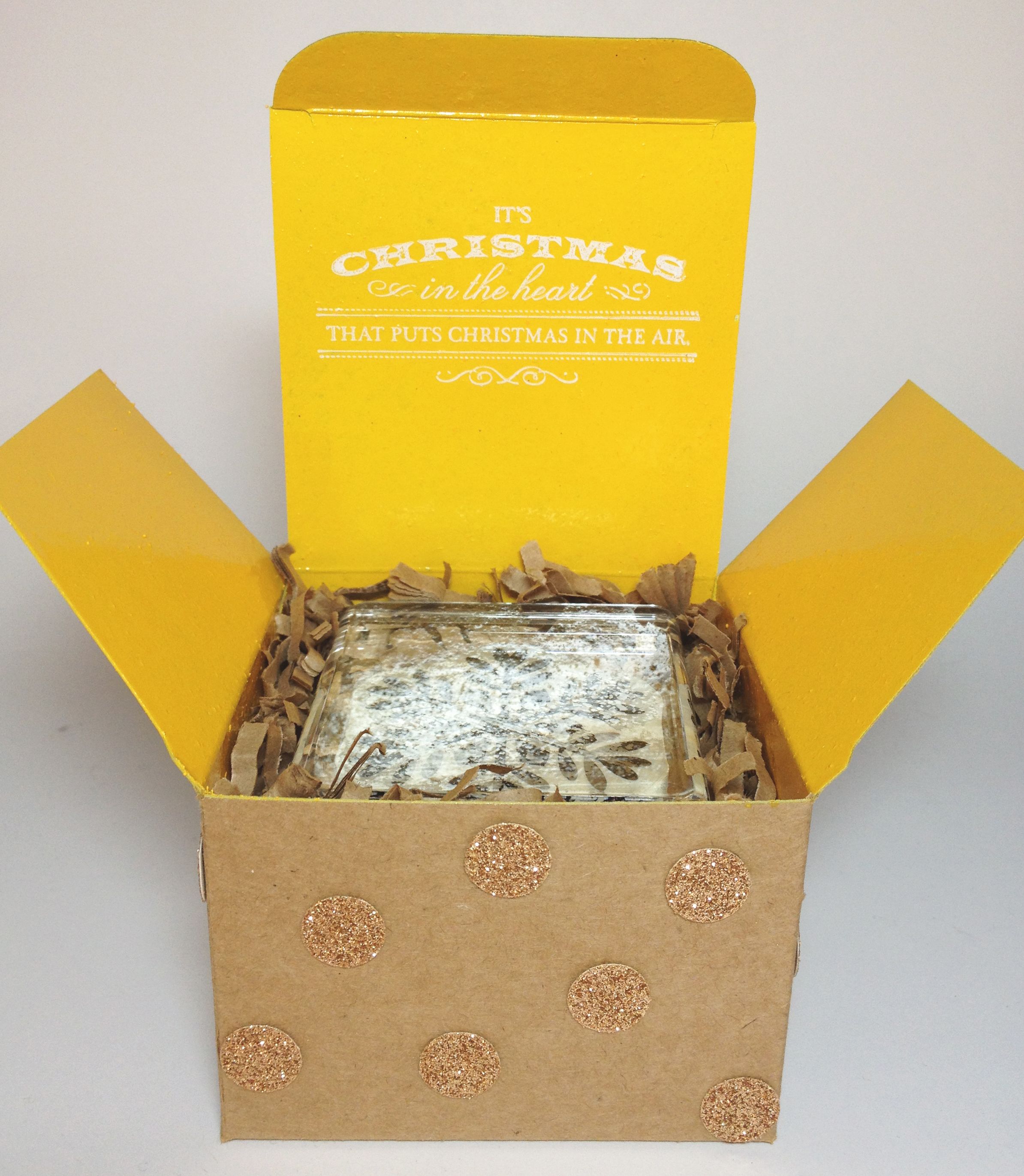 yellow spray paint w/ kraft box | gift wrapping | Pinterest | Kraft ...