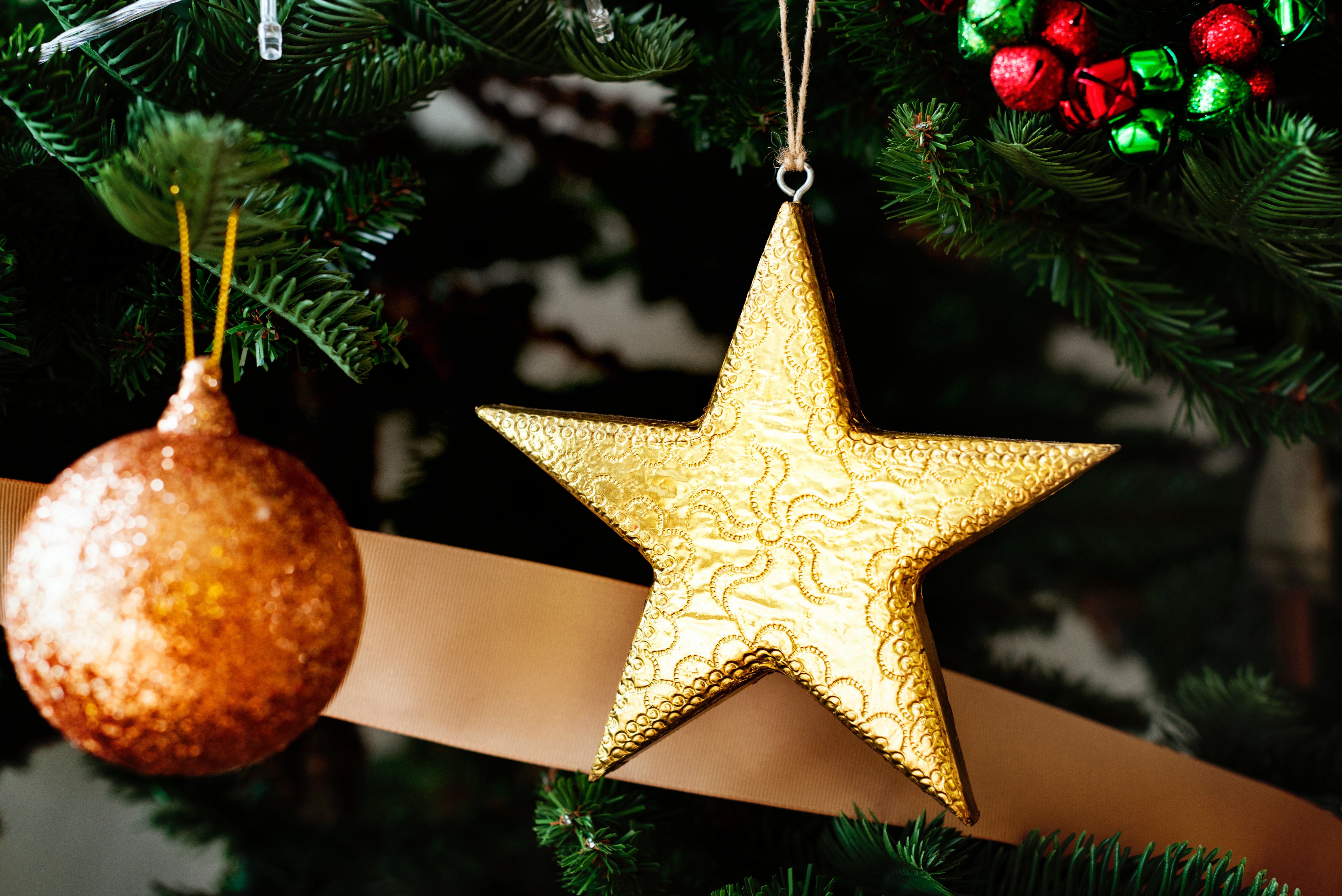 Yellow Star and Orange Bauble, Merry, Winter, Vacation, Tree, HQ Photo