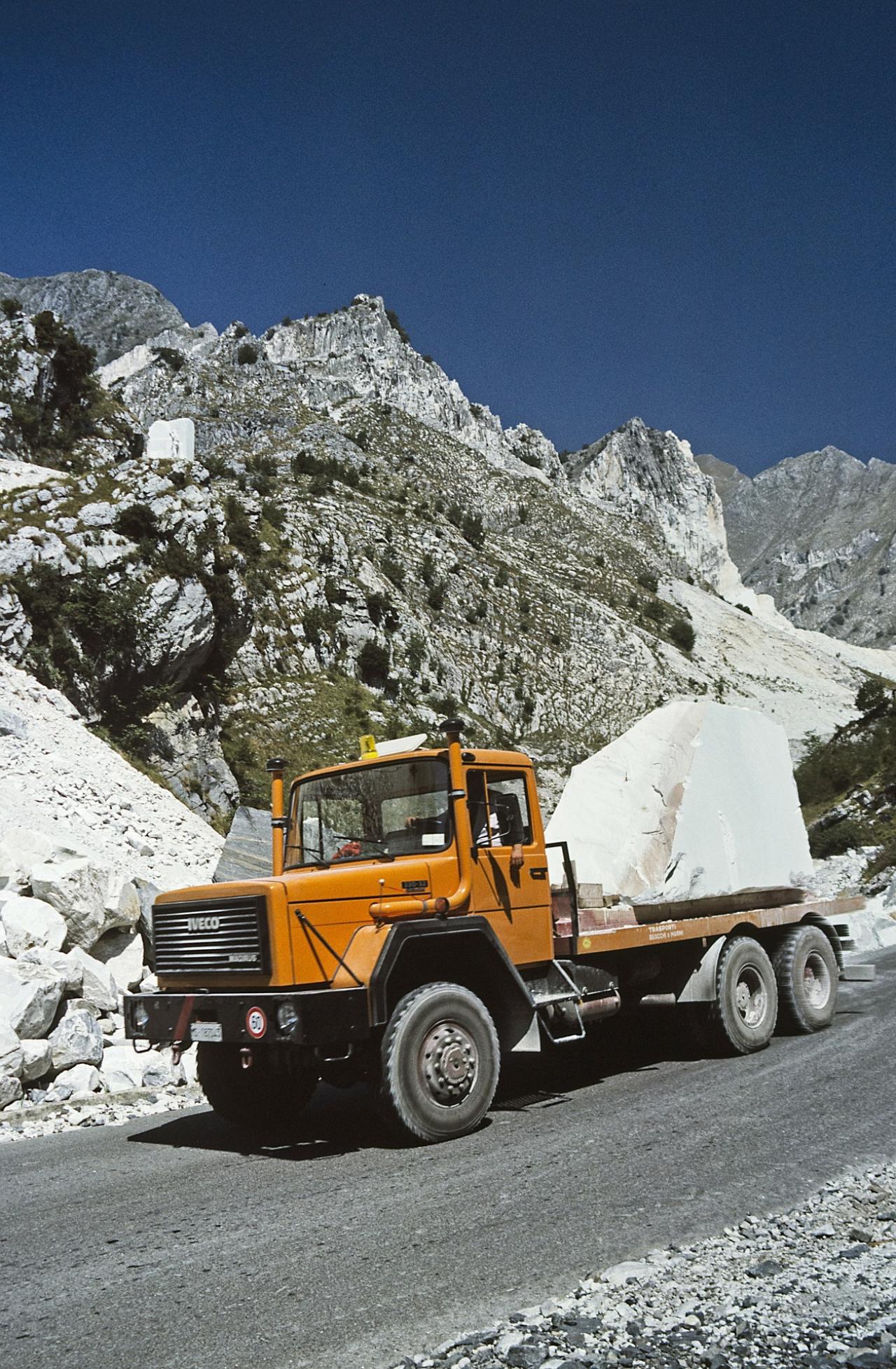  SCANIA 8X8 EURO 6 allestimento personalizzato  " marble truck" Carrara-marble