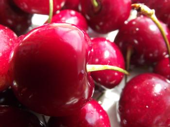 A big red cherries