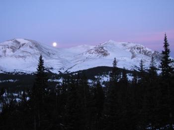 Fading moon on a cold winter morning : Photos, Diagrams & Topos ...
