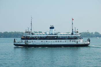 File:A Ferry, Toronto Harbour.jpg - Wikimedia Commons