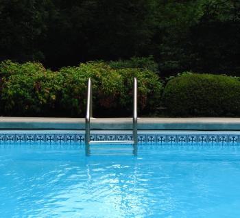 A ladder in a swimming pool