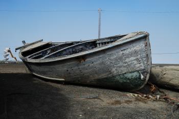 File:Abandoned boat in Barrow.jpg - Wikimedia Commons